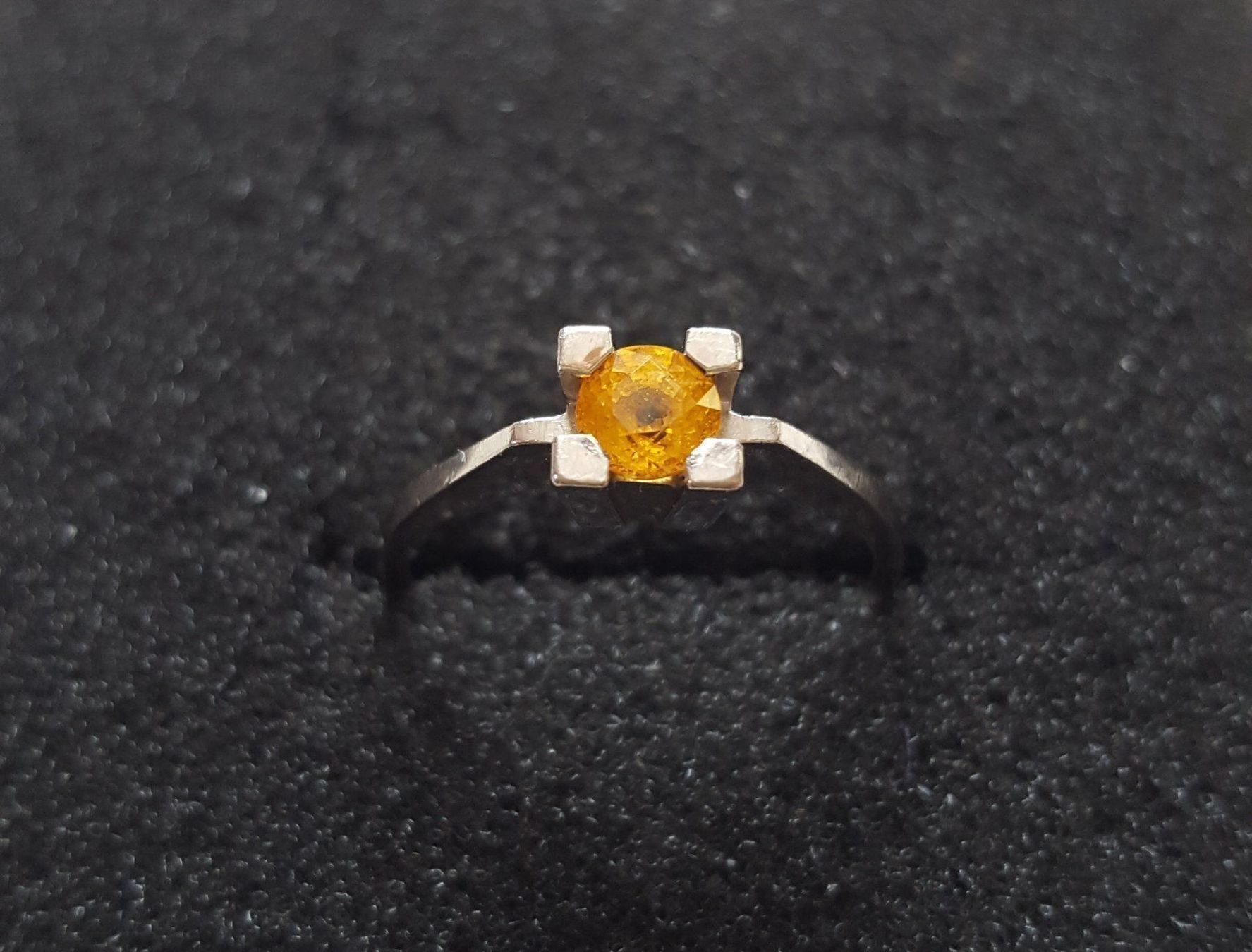 Anelli: 750 Weiss Gold Solitär Ring Mit Stein – Usato da Wald ZH venduto da Dasilver
