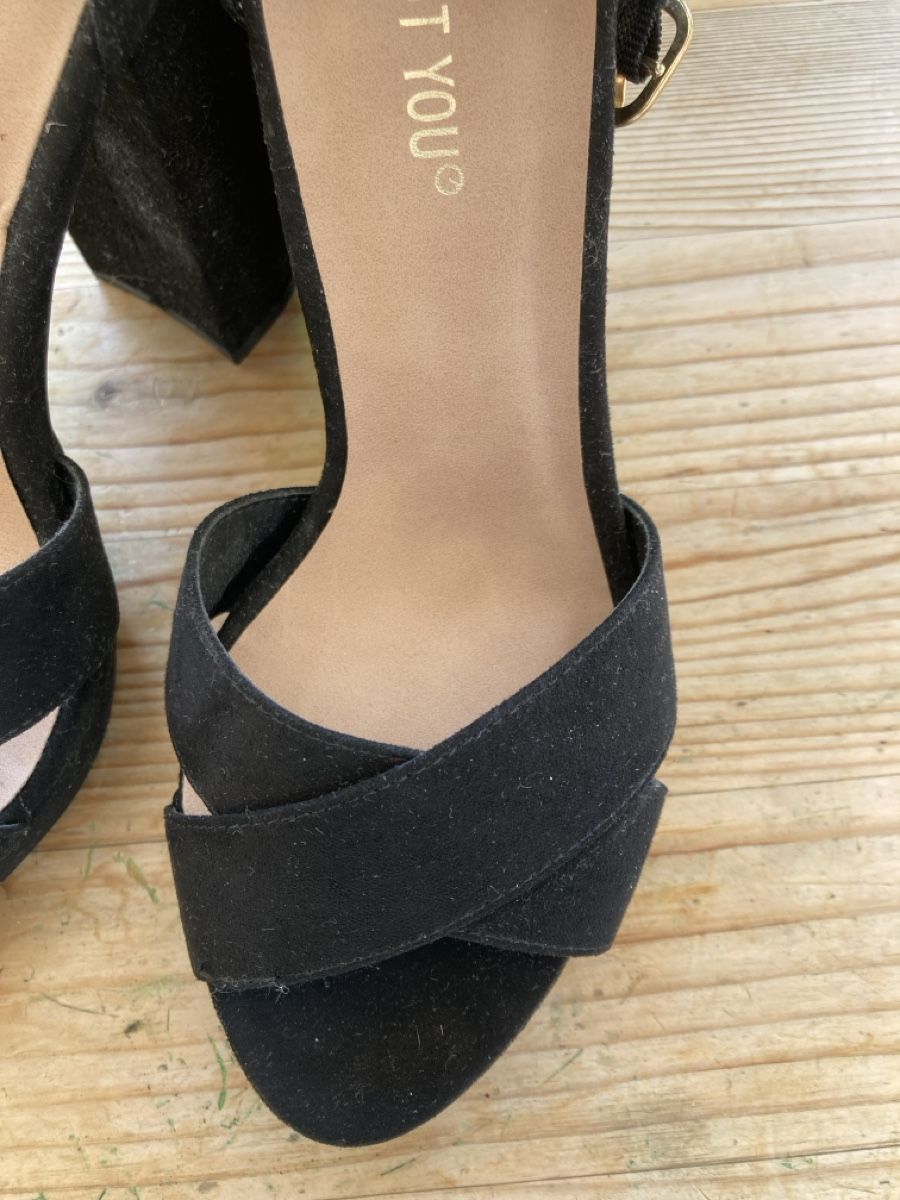 Chaussures femmes: Sandalen – D'occasion à Romanshorn par gokken 2