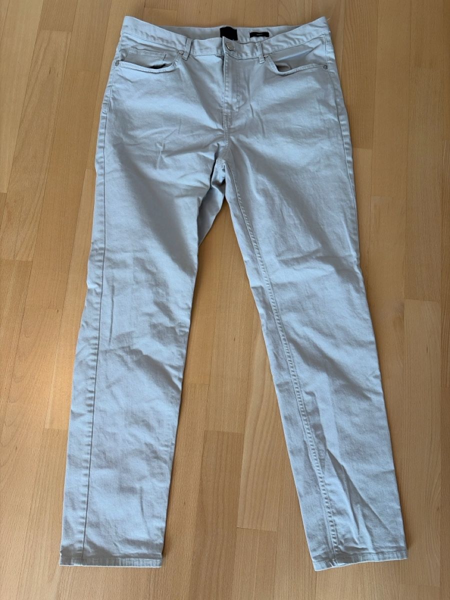 Hosen: Hose Slim Fit beige – Gebraucht aus Zürich von Vittelo