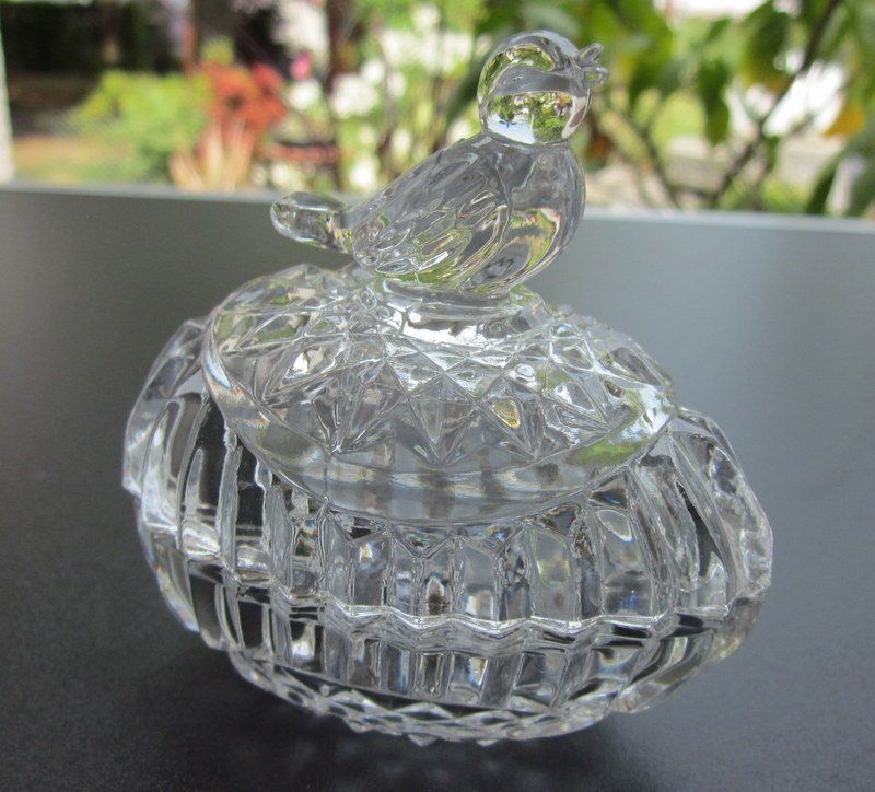 Altro in Decorazioni & Accessori: Vintage Deckeldose Glas, Ei-Form mit Vogel – Usato da Bischofszell venduto da raika 1