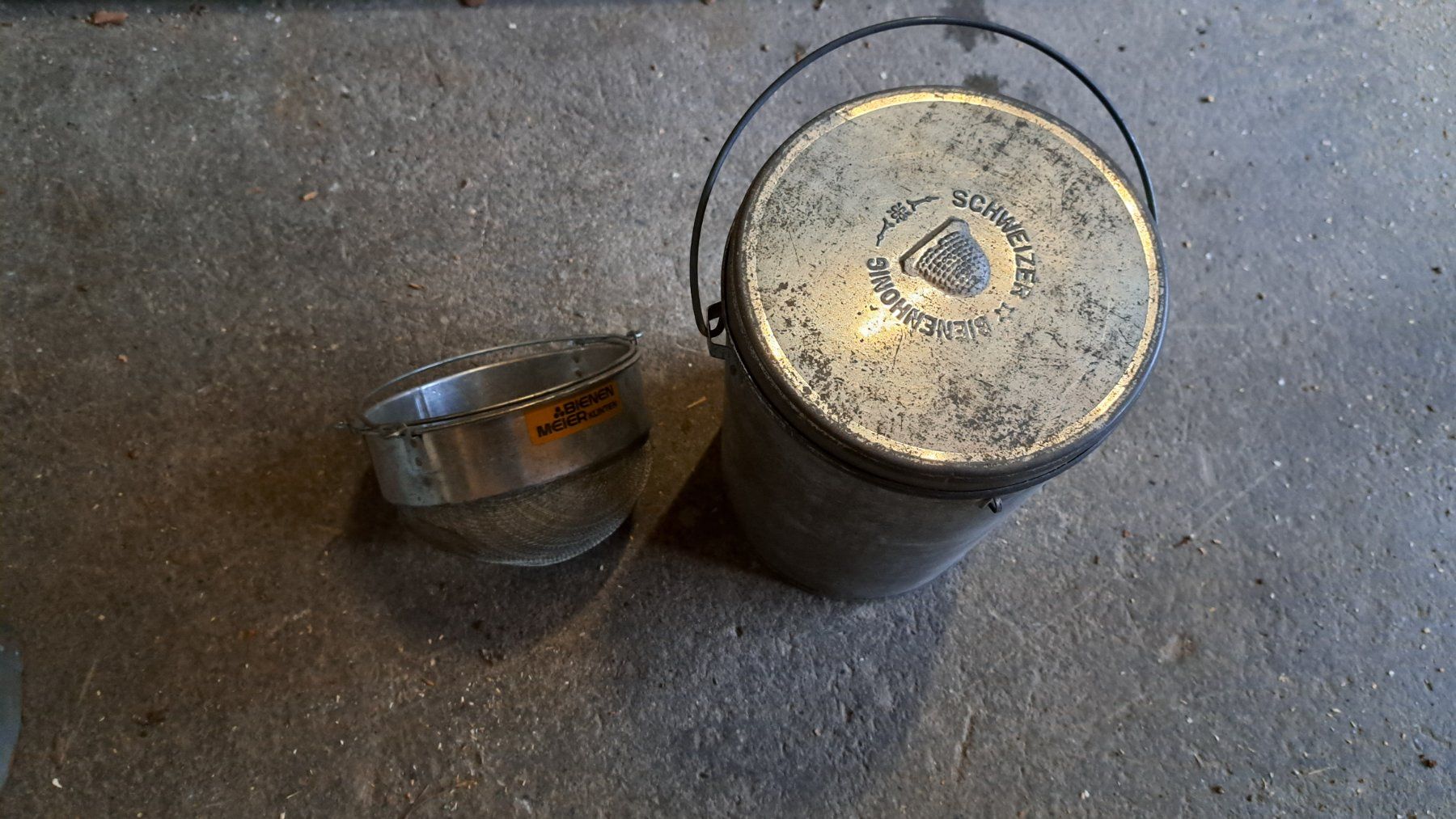 Altro per la casa: Honigeimer mit Sieb 10 kg – Usato da Altnau venduto da willpower71