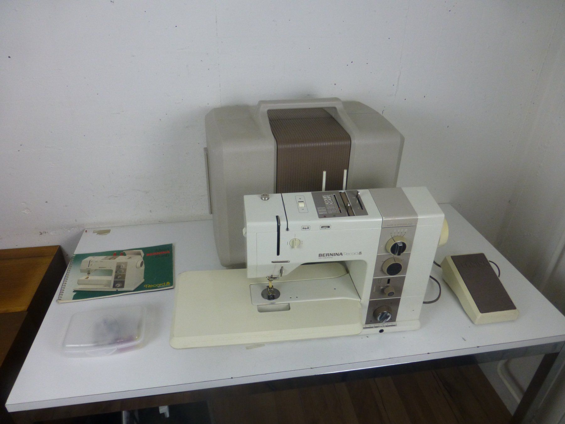 Bernina Macchine da cucire: Nähmaschine Bernina 930 mit Koffer – Usato da Fahrweid venduto da ekv 2