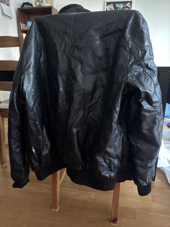 Giacche: Veste en cuir synthétique noir - Taille L  – Usato da Chavannes-Renens venduto da nic_2lwx
