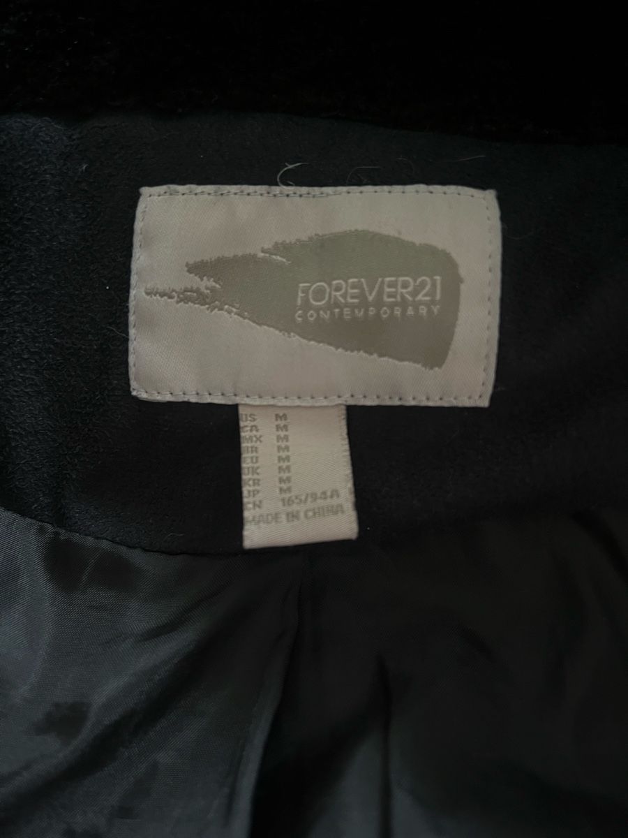 Giacche: Schwarze Teddy Jacke von Forever 21, Grösse M – Usato da Thalheim venduto da karmabis_ 3