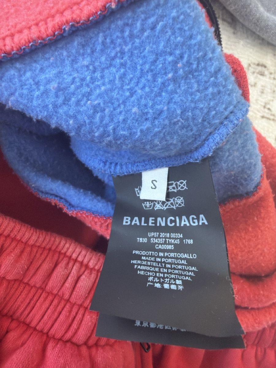 Balenciaga Maglioni & Felpe: Balenciaga Pullover rot grau blau  – Usato da Rothenthurm venduto da LaThie 3