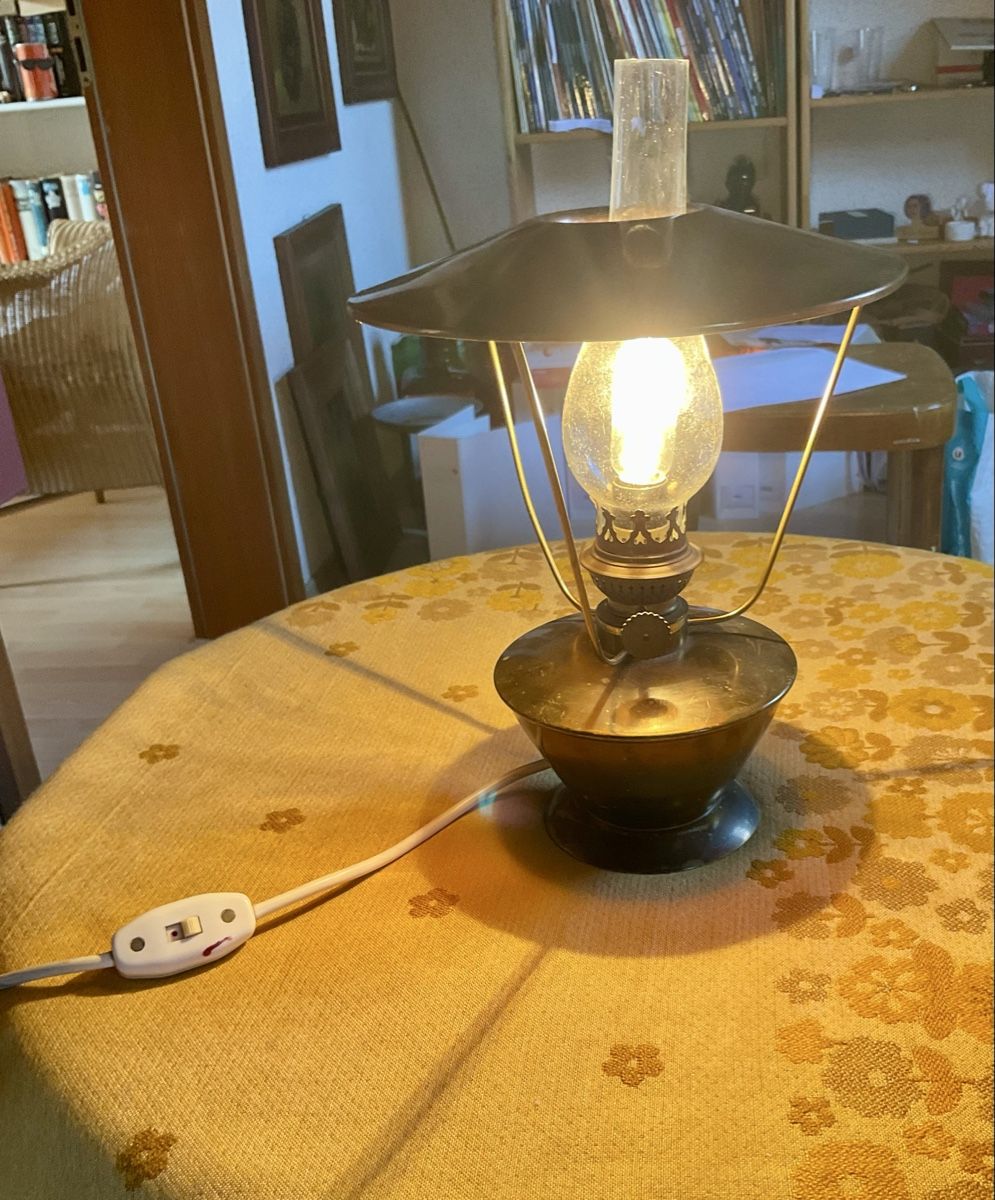 Lampen: Lampe Messing mit Kabel und Schalter 25 Watt – Gebraucht aus Endingen von nathan05 5