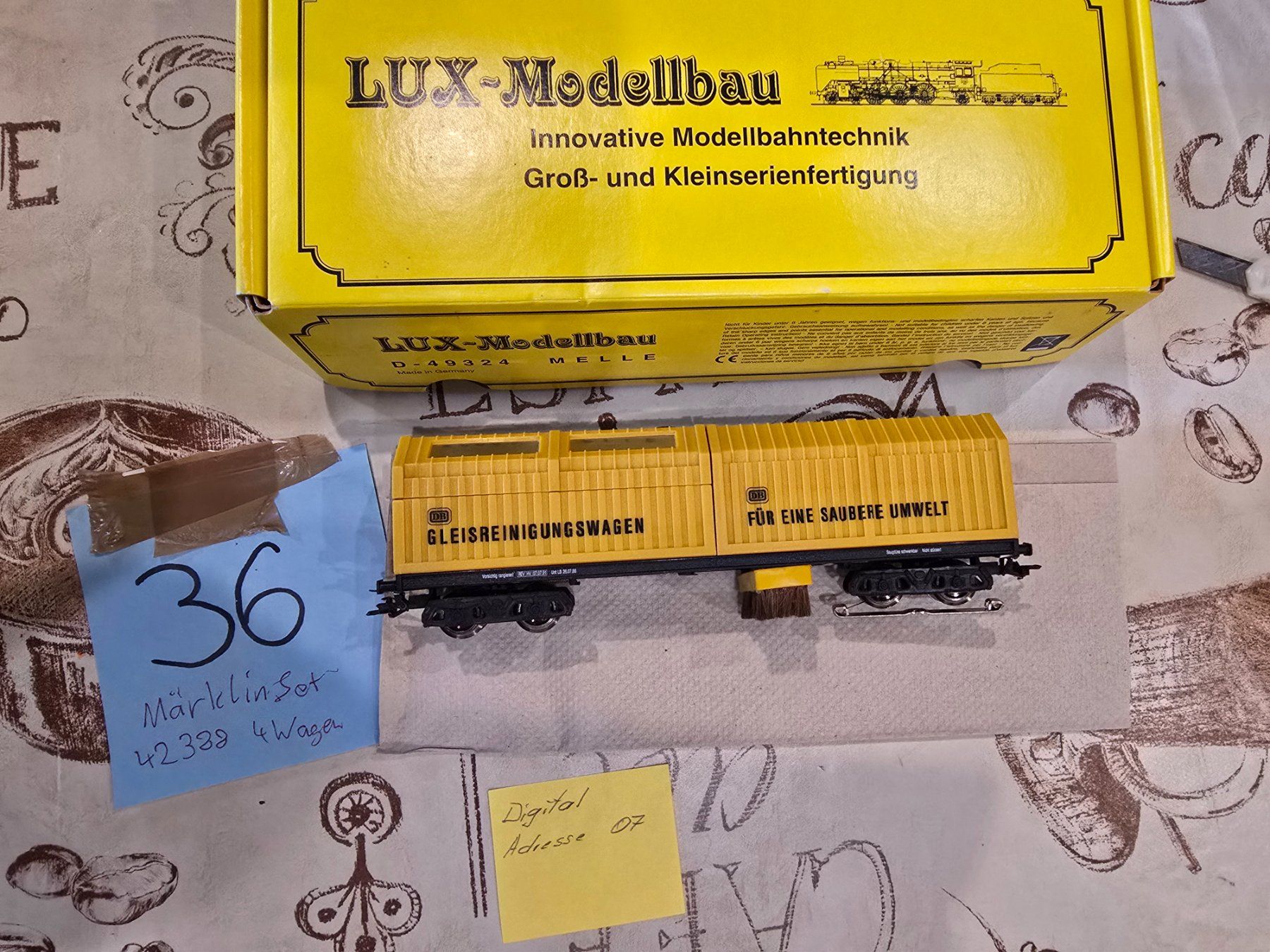 Lux-Modellbau Modelleisenbahnen: LUX H0 8820 Gleisstaubsauger analog / digital – Neu (gemäss Beschreibung) aus Mauren TG von Defrancesco