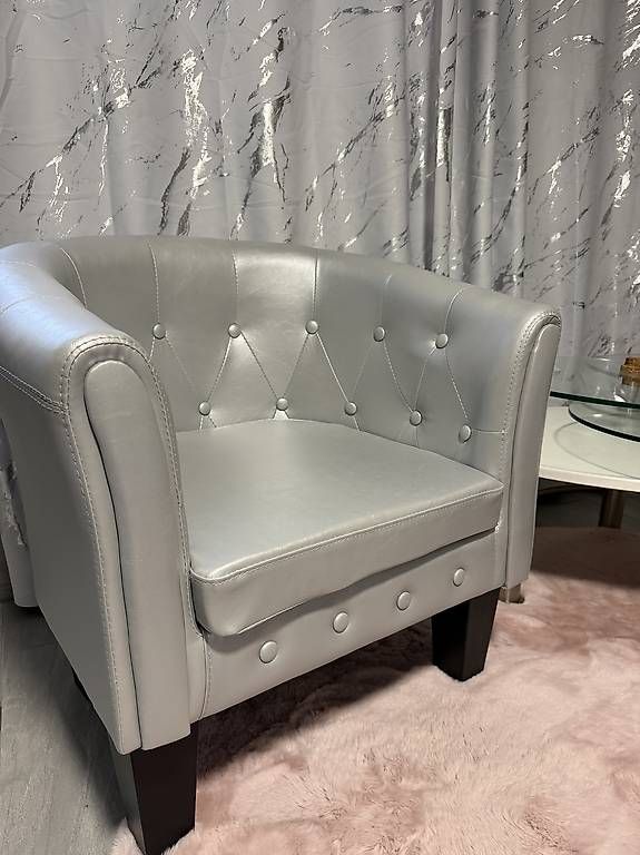 Sessel: Chesterfield-Sessel – Gebraucht aus Wilen b. Wil von Valerx 1