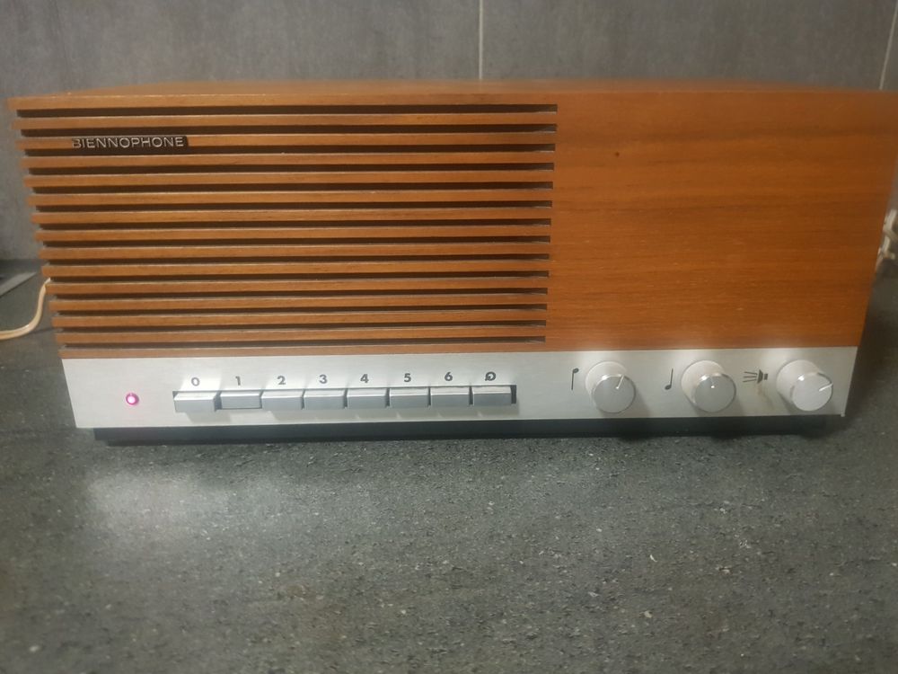 Lot De 2 Radios Anciennes RADIOLA – Années 60/70 – Pour Pièces Ou Restauration