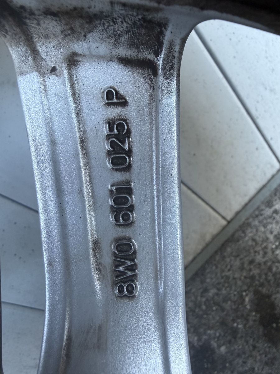 Audi Pneus & Roues: Original Audi A4B8 17 Zoll – D'occasion à Mollis par BSL10 5