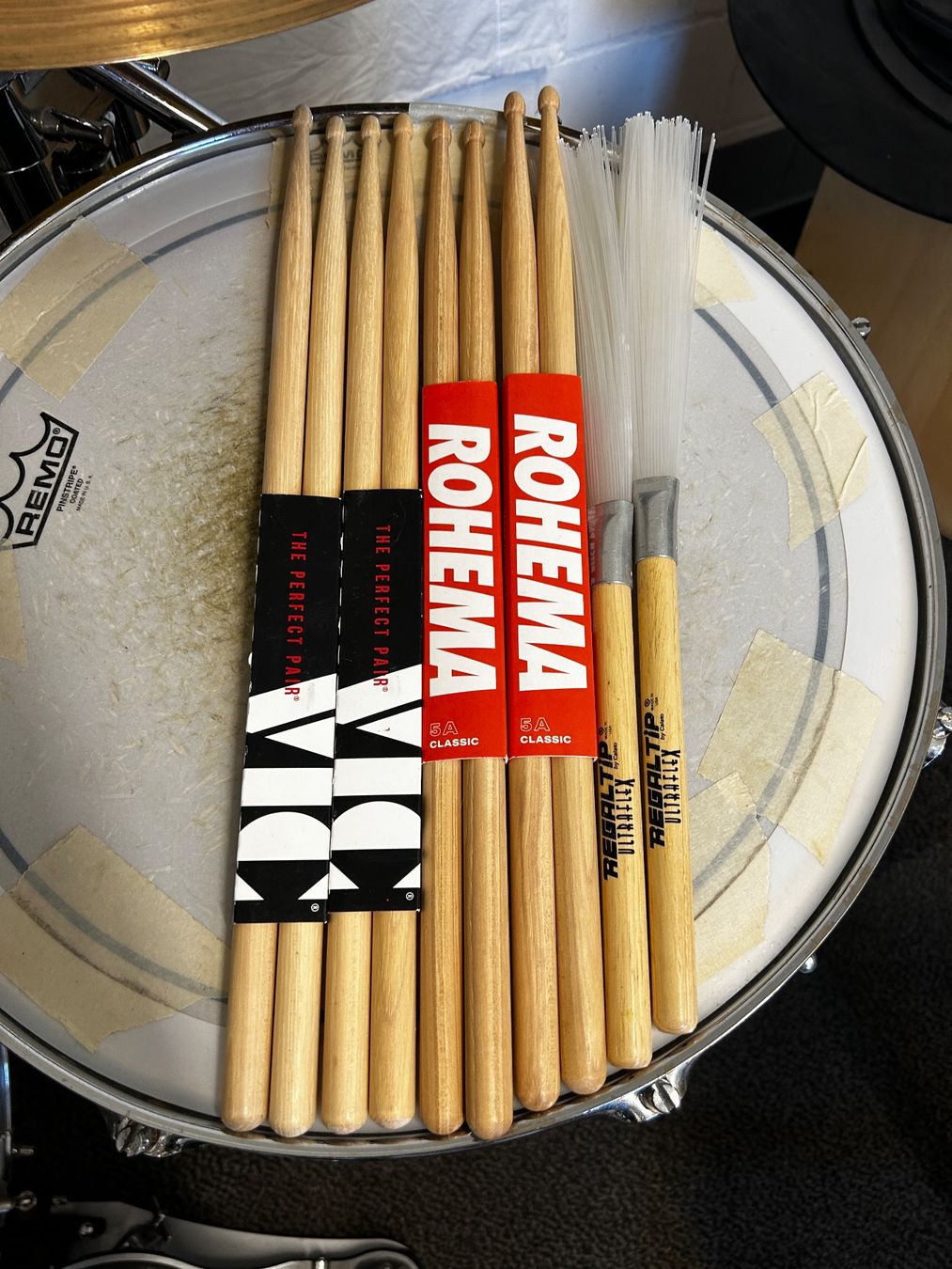 Sonor Strumenti musicali: SONOR FORCE 2000 Schlagzeug + 7 Sticks + Cowbell + Dämpfpads – Usato da Kriens venduto da yan_hrr6 2