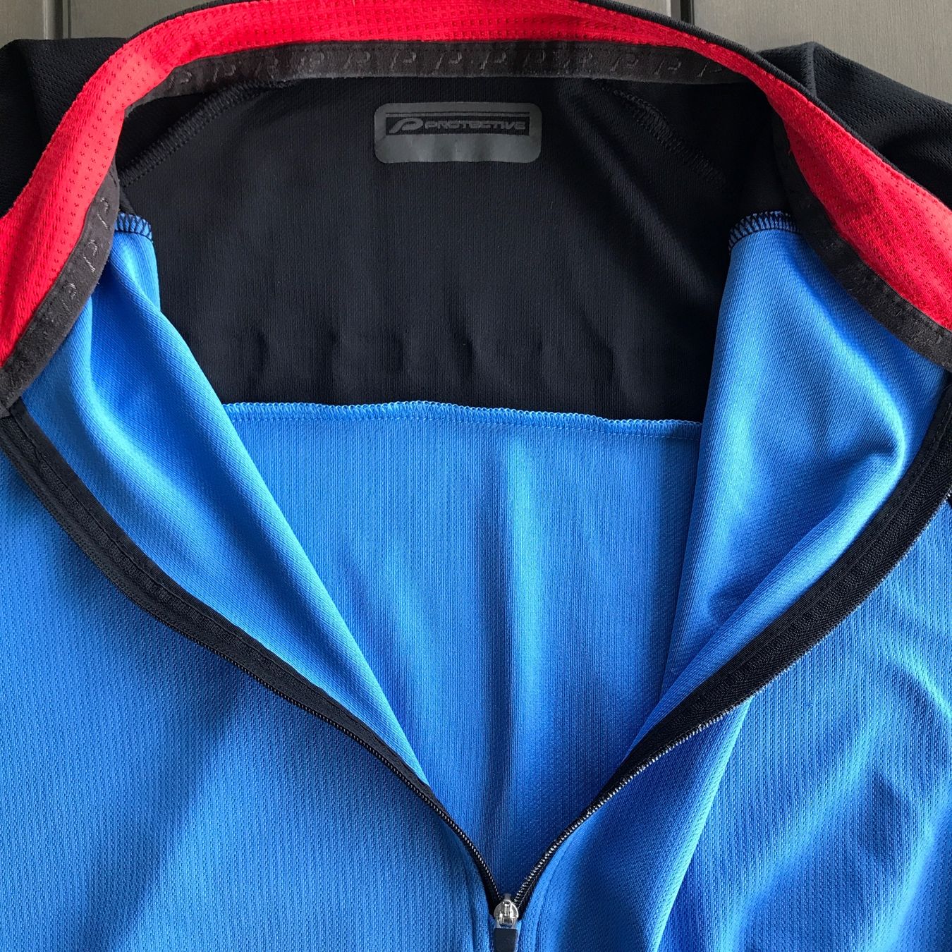 T-Shirts: Bike-T-Shirt Protective, Gr. L – Gebraucht aus Ebnat-Kappel von Molton 3
