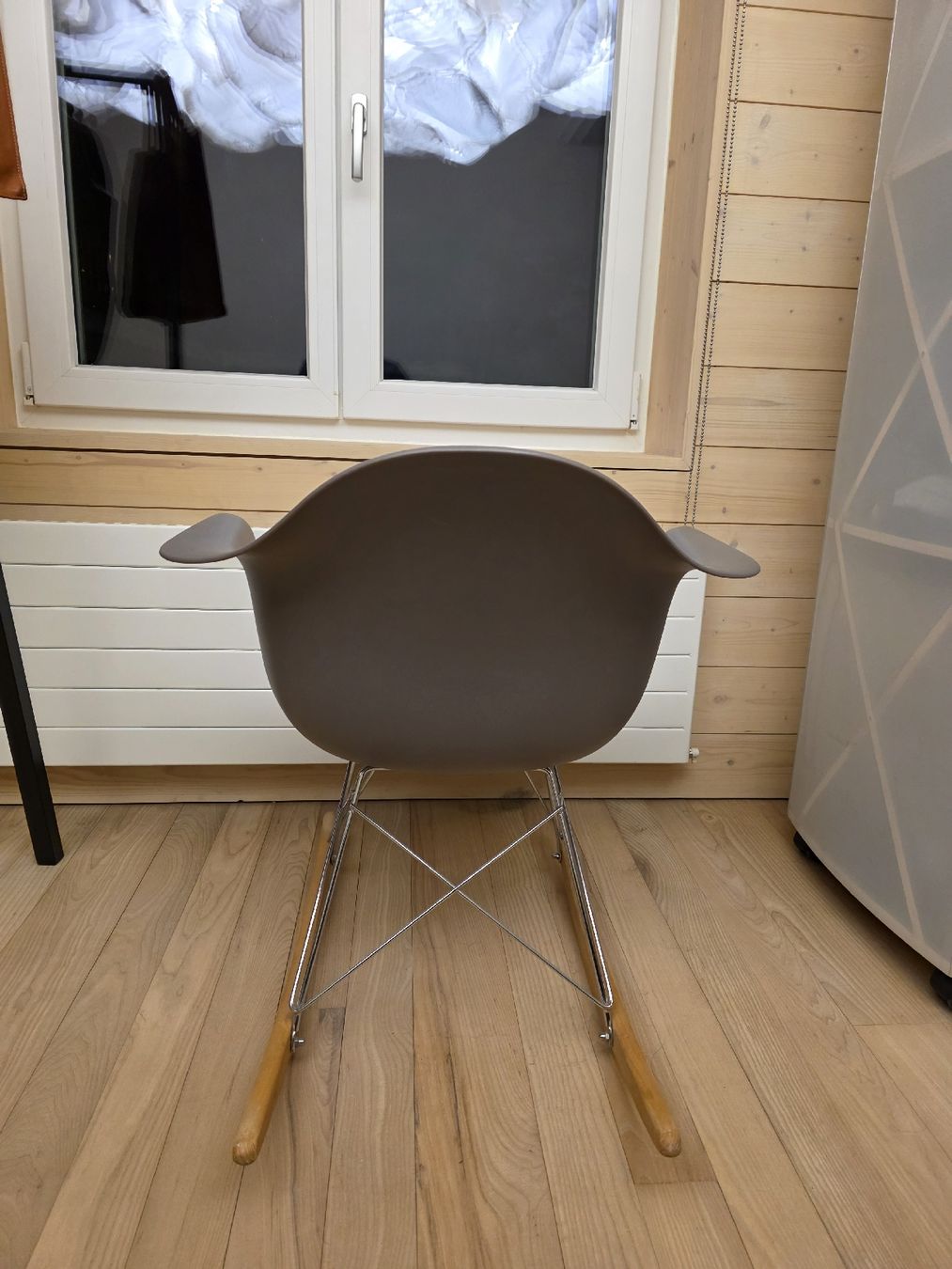 Sedie: Designer Schaukelstuhl im Eames Stil – Usato da Lichtensteig venduto da Polsterwerk 4