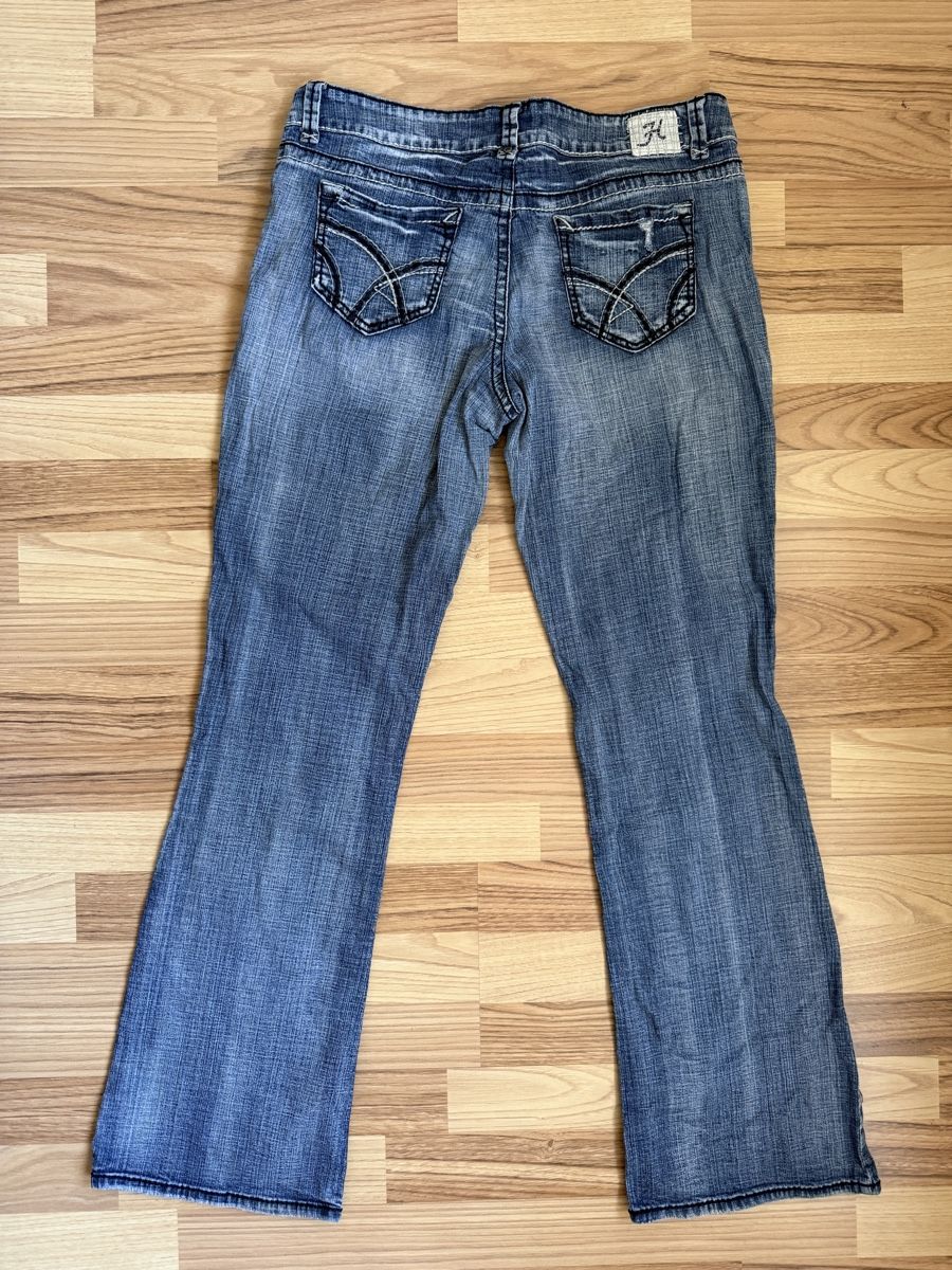 Jeans: Bootcut Jeans Frauen – Usato da Allschwil venduto da power9000