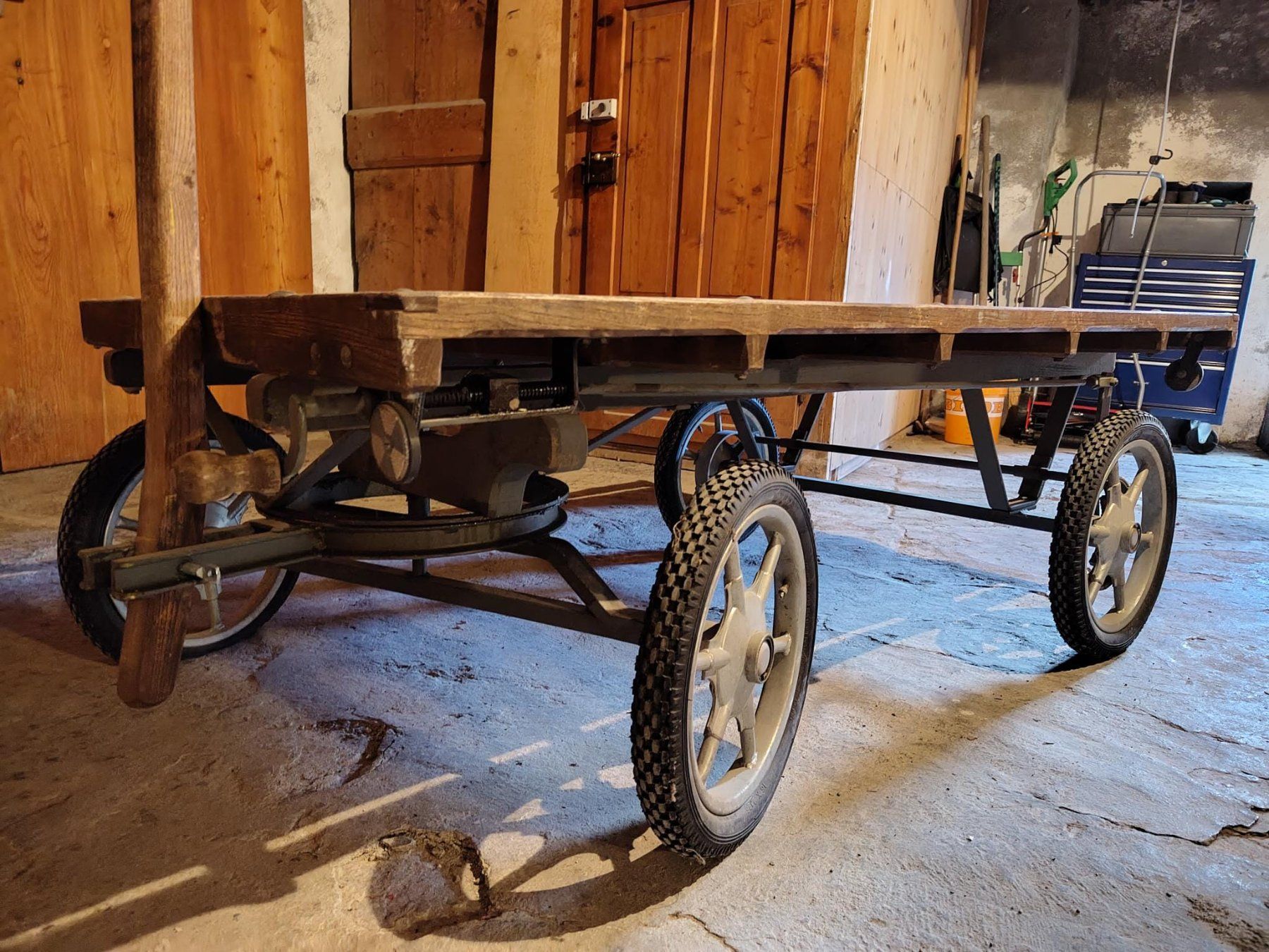 Carrelli di trasporto: Rollwagen Holz Plattform mit Lenkung – Usato da Uster venduto da Laisa01