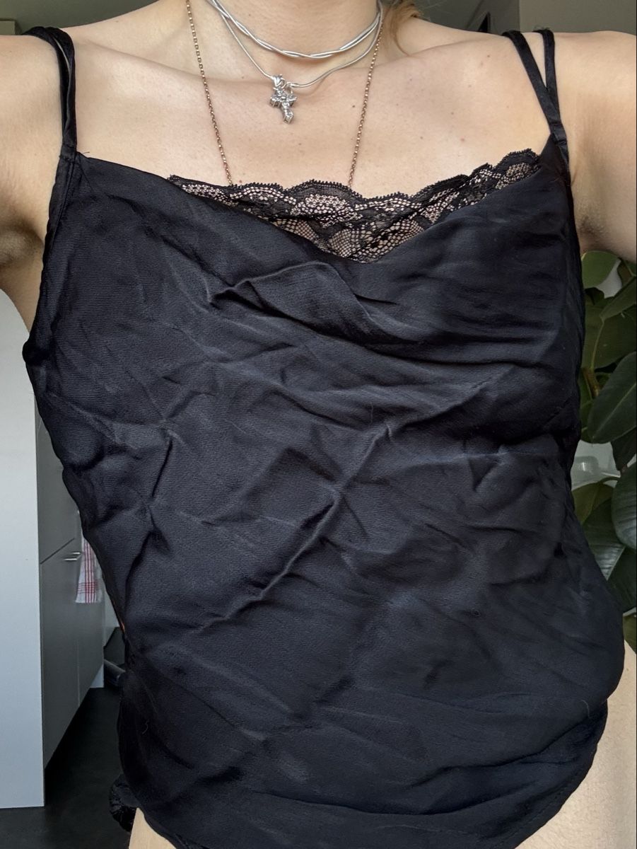 H&M Top: Black Lace Cami Top - Top mit Spitze – Usato da Zürich venduto da forestF4iry