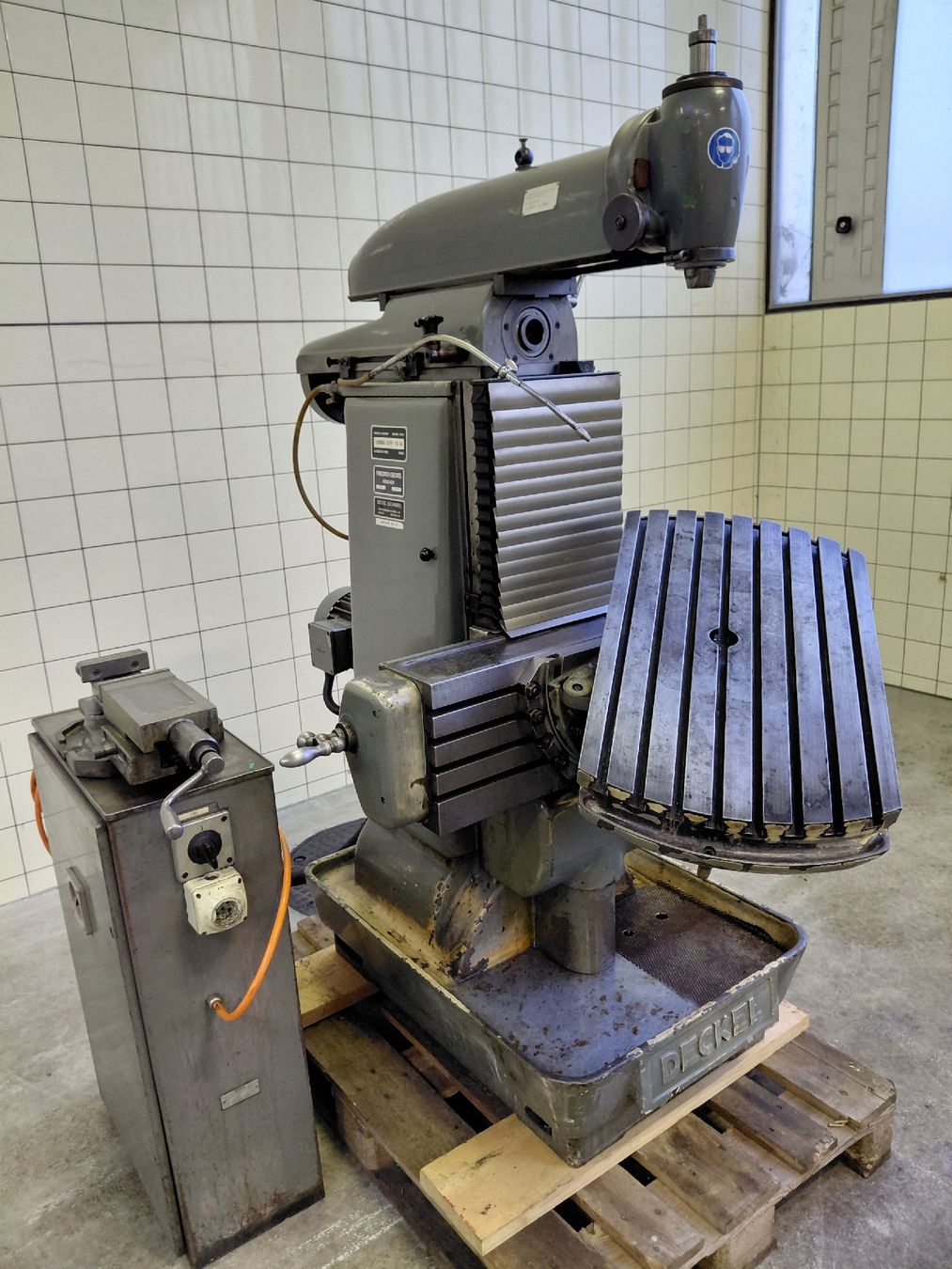Tutte le macchine: Deckel FP2 Fräsmaschine – Usato da Schüpfen venduto da Marathon013 2