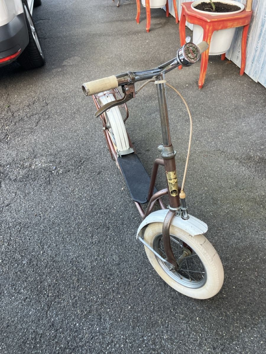 Véhicules pour enfants: Trottinette  – D'occasion à Burg AG par ala_cx8x 1