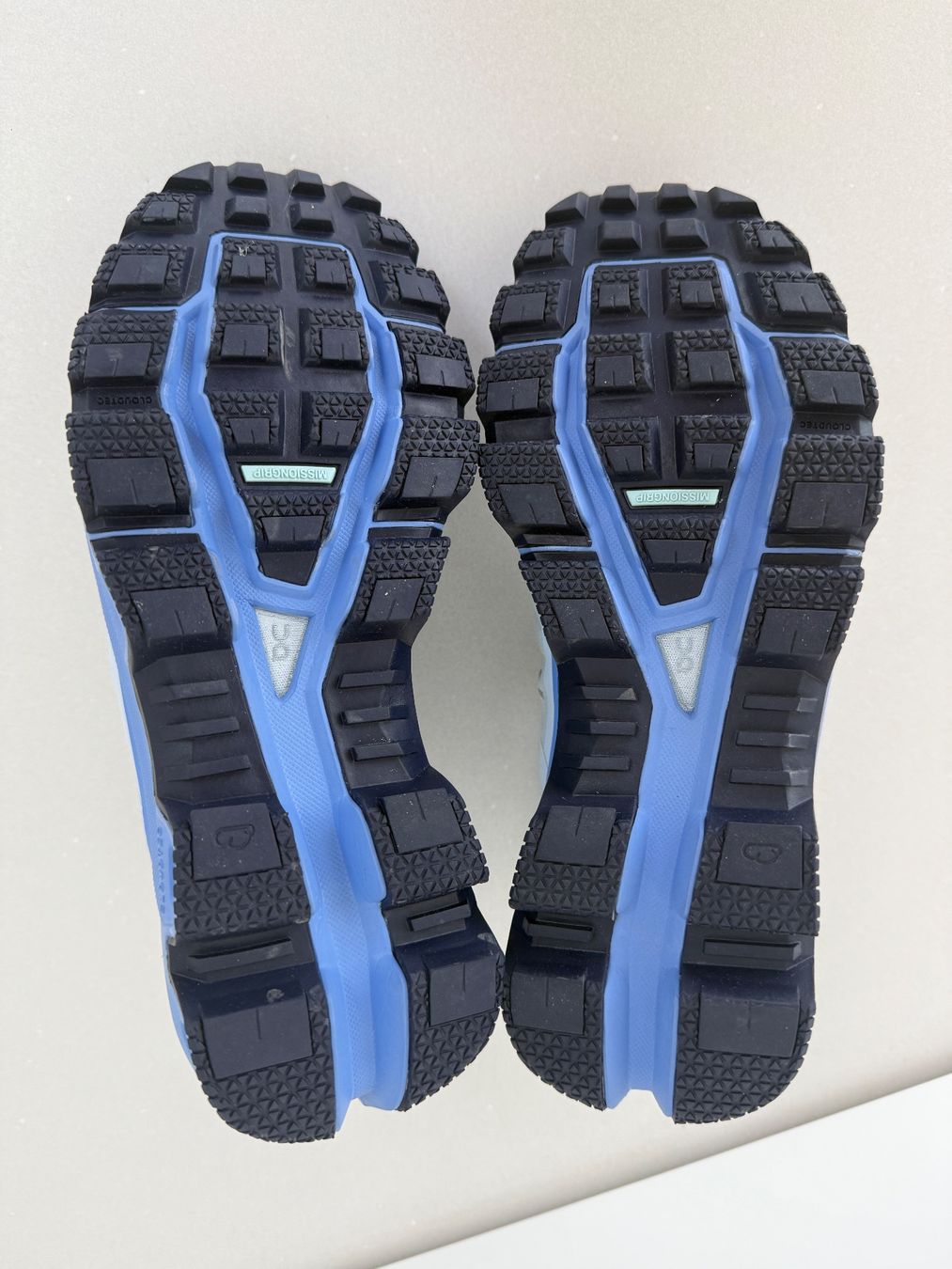 On Damenschuhe: On Cloudventure Damen-Trailrunning Gr. 38.5 – Gebraucht aus Wangen SZ von case690 2