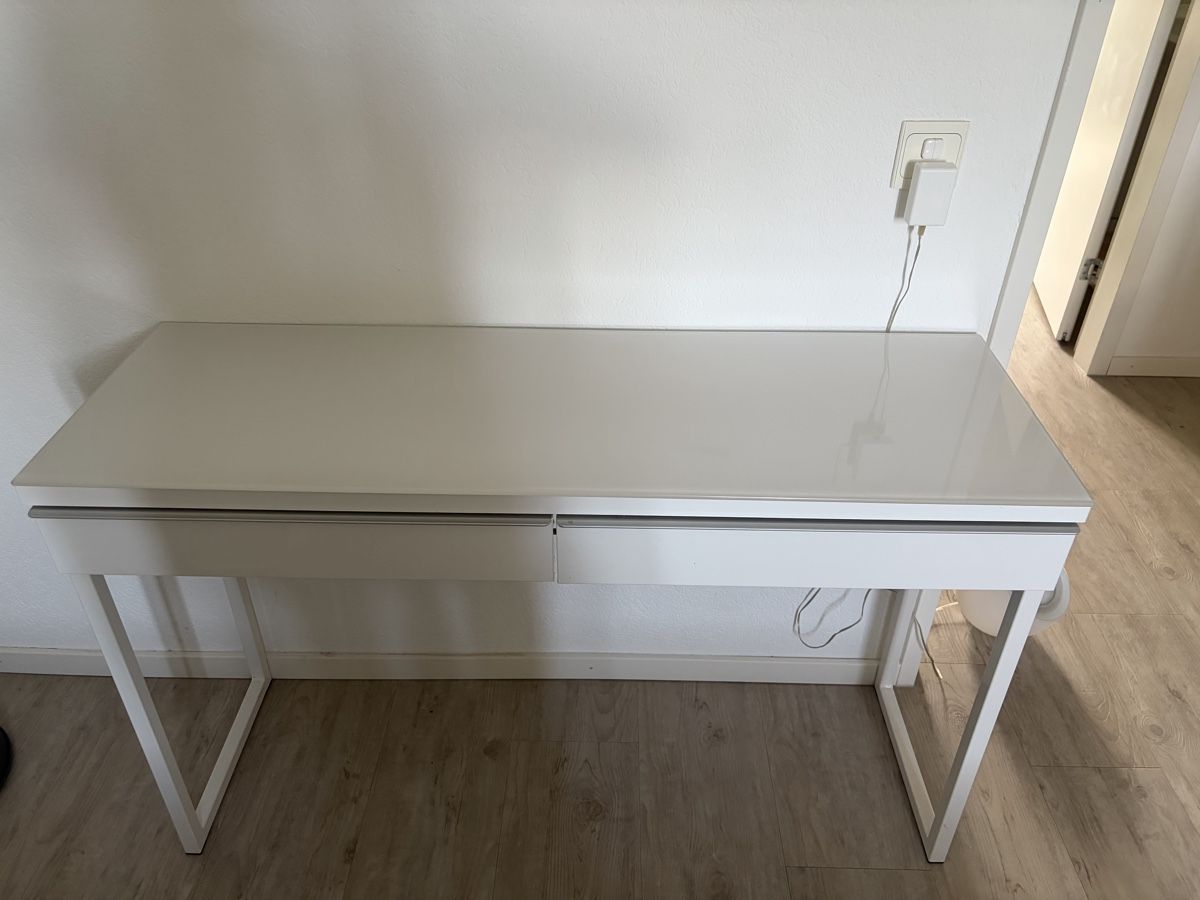 Ikea Coiffeuses: Schminktisch/Kommode – D'occasion à Dättwil AG par kar_hp7h