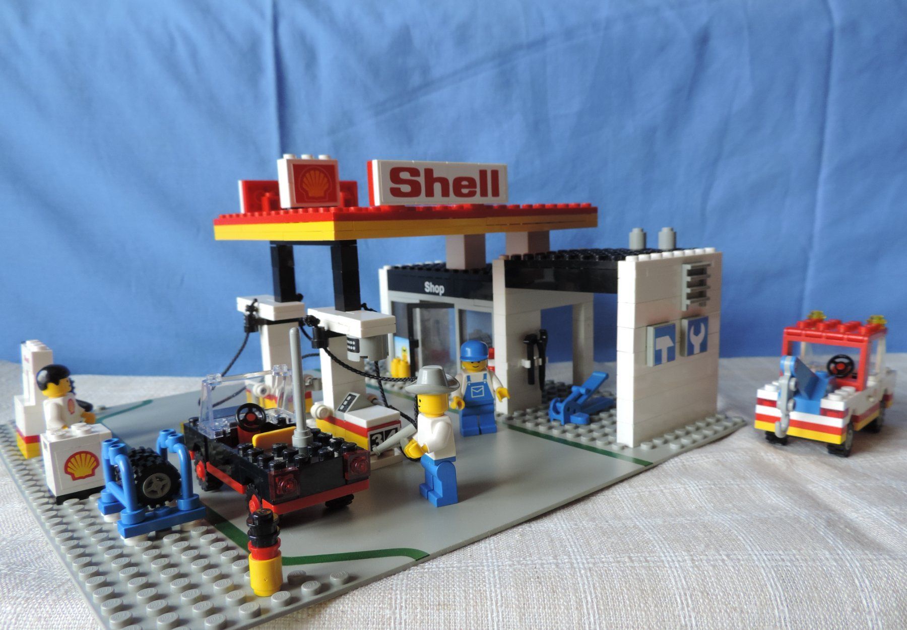 Lego Jouets: Shell Tankstelle, Set 6378 + Cabrio Set 6627 – D'occasion à Burgdorf par ursla50 2