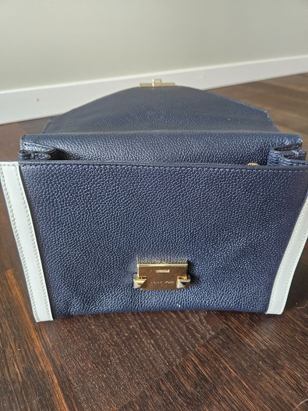 Michael Kors Borse da donna: Michael Kors All Logo Strap Crossbody Bag – Usato da Rotkreuz venduto da cat.dra 2