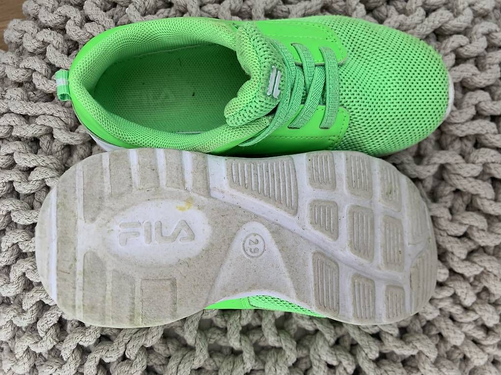 Chaussures garçon: Turnschuhe Grösse 29 – D'occasion à Otelfingen par che_26d5 4