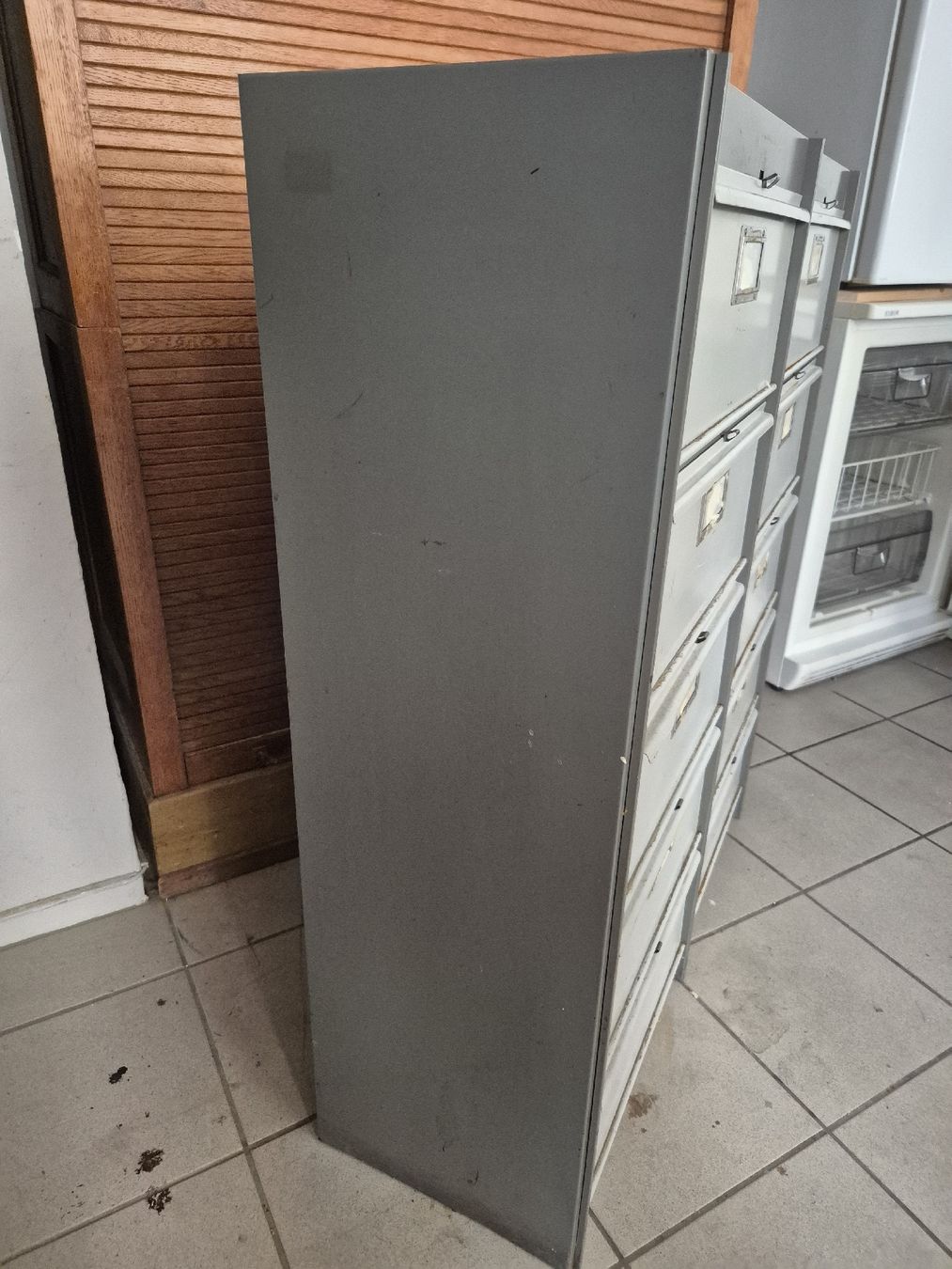 Armadi: Metall Aktenschrank mit Klappen – Usato da Basel venduto da Gaianed 5