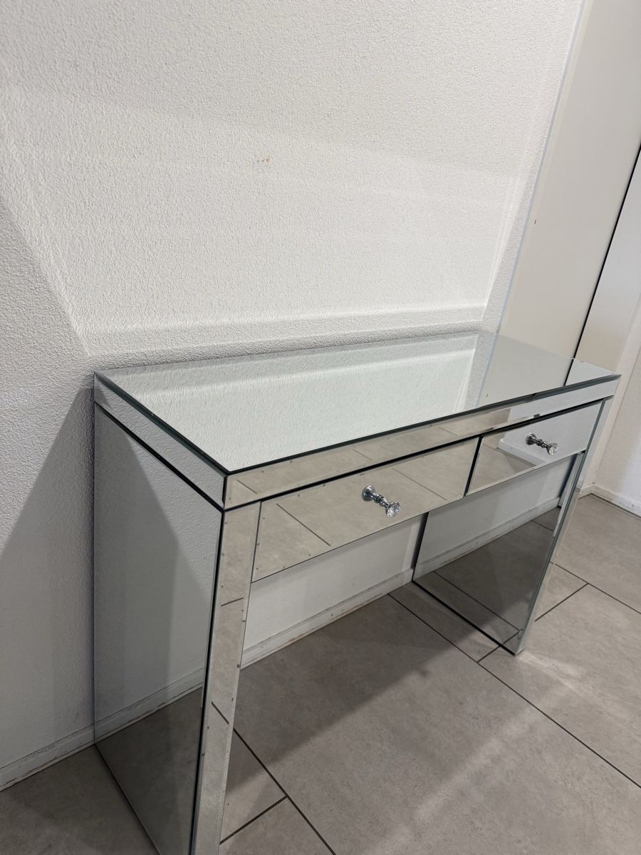 Schminktische: Eleganter Spiegeltisch mit Glas – Neu (gemäss Beschreibung) aus Lengnau BE von aya_2tvj