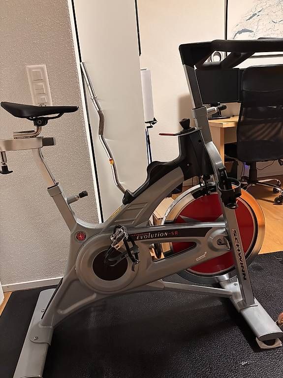 Hometrainer: Gut erhaltenes Spinningbike  – Usato da Aarau venduto da hackerjonathan 1