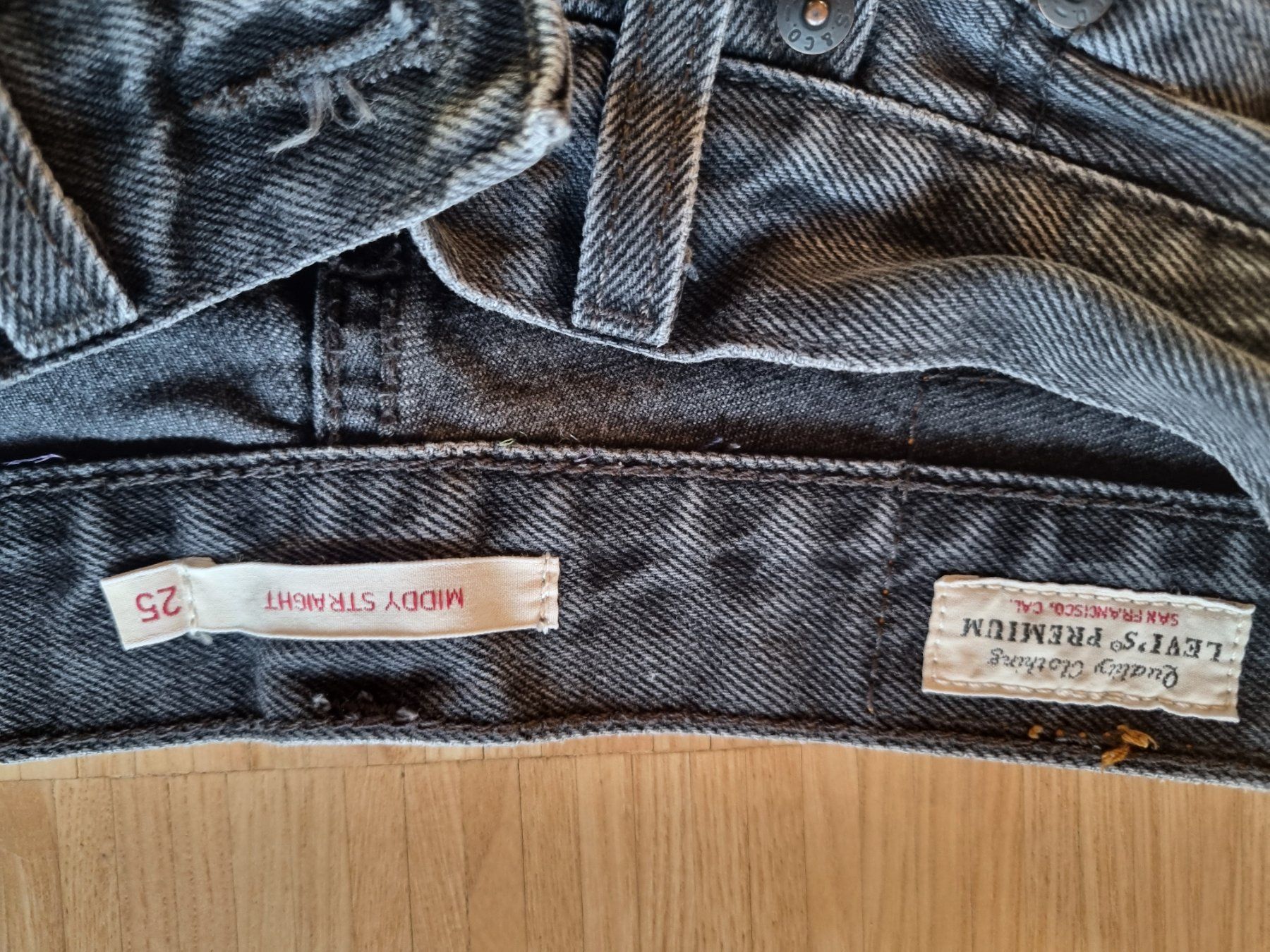 Levi's Jeans: Levi's Middy Straight, Gr. 25 – Usato da Zürich venduto da zimmi_o 1