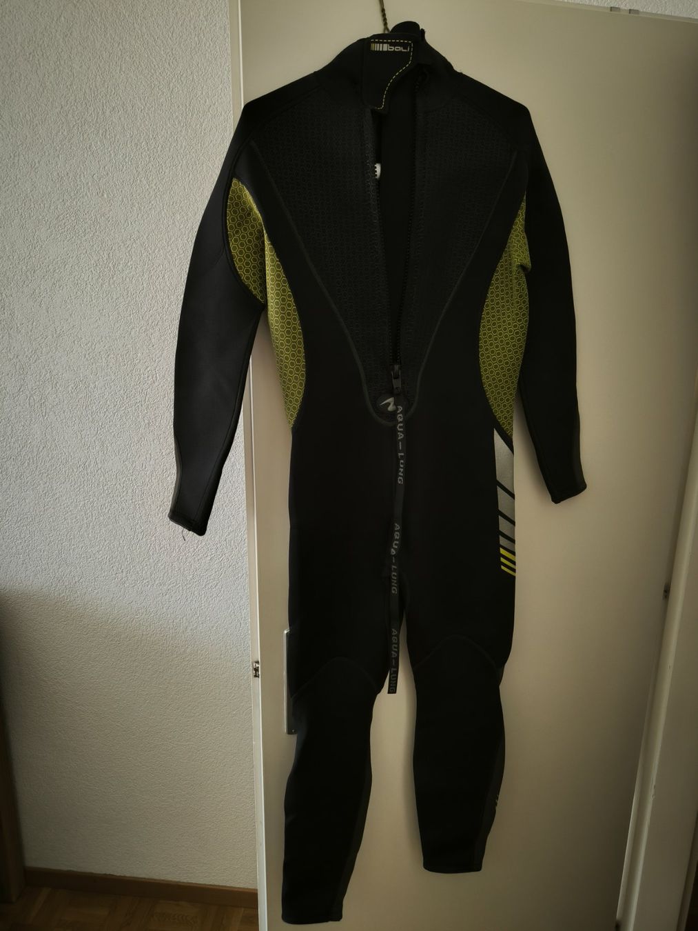 Tauchanzüge: Combinaison Plongee aqualung 3mm – Gebraucht aus Fribourg von Waret 1
