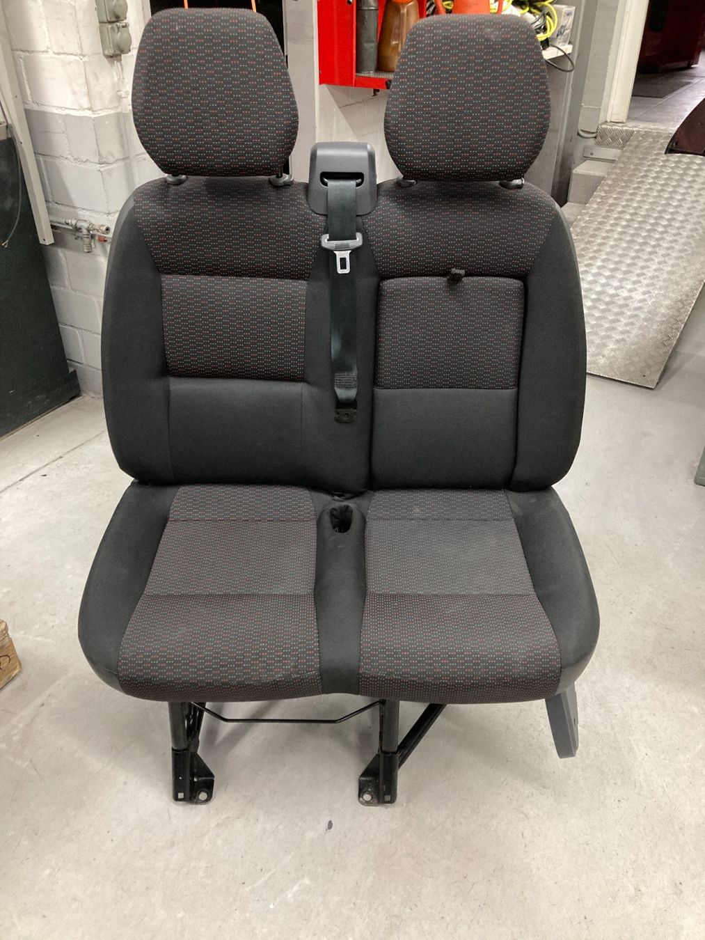 Citroën Alle Autoersatzteile: Citroen Jumper Doppelsitzbank Sitz – Gebraucht aus Cham von WB2223 2