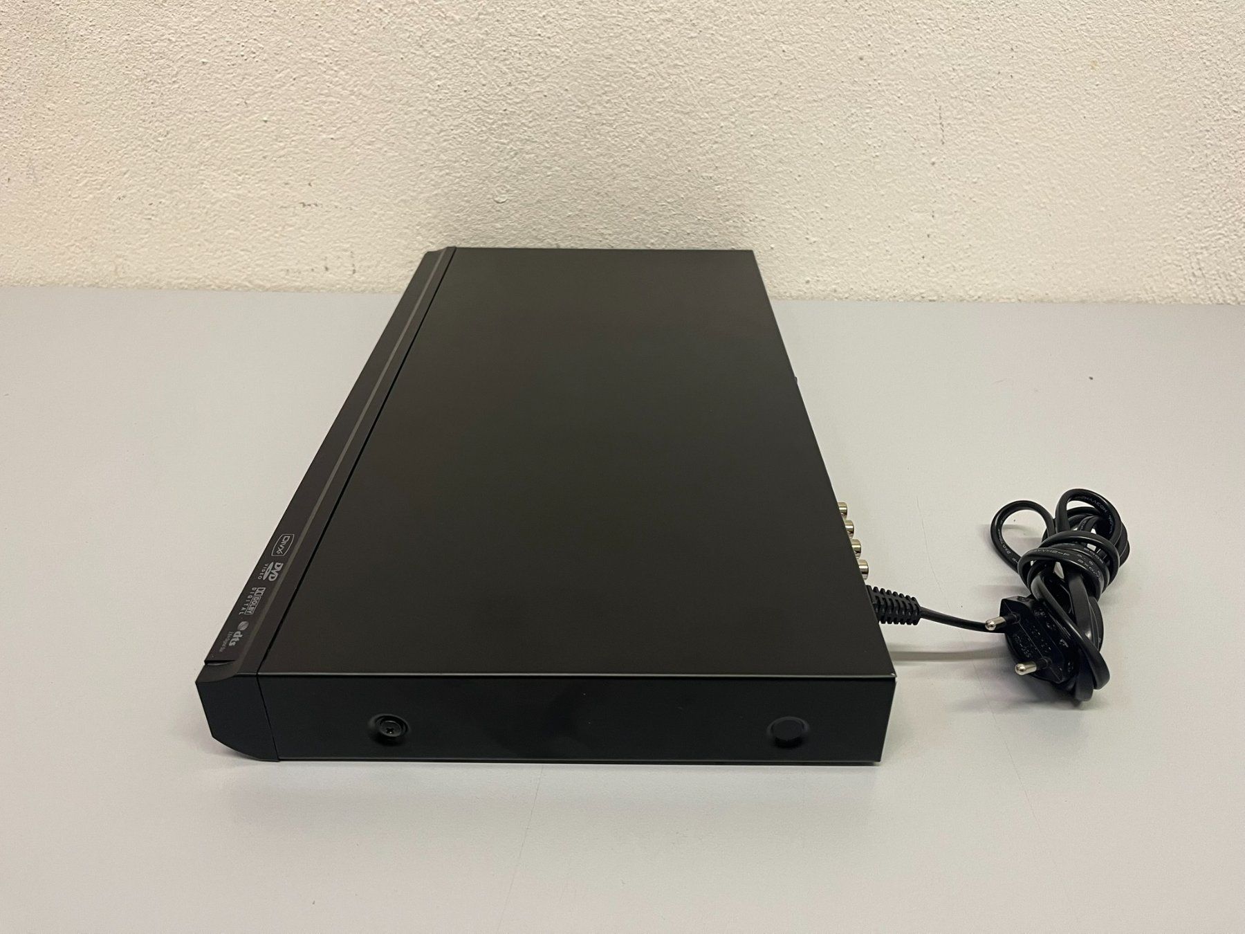 Tutti i DVDs: Panasonic DVD-S33 – Usato da Hochdorf venduto da av-electronics 1