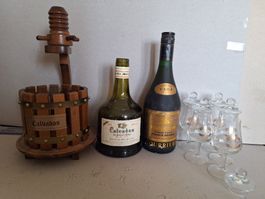 CALVADOS EDEL GENIESSEN IN GLAS MIT DECKELI + Fl. z. nachf.