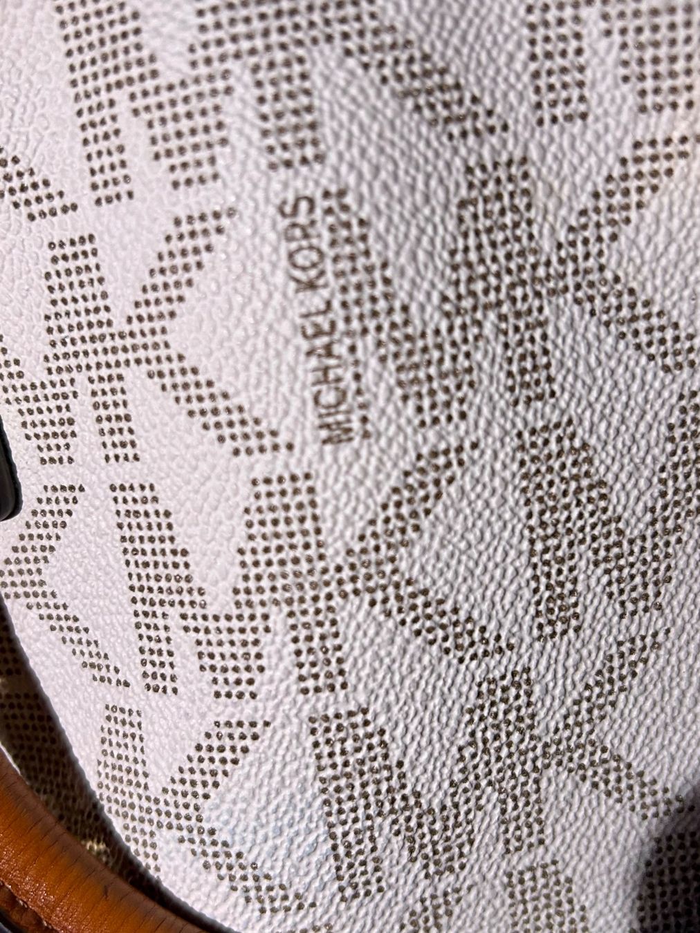 Michael Kors Taschen für Damen: Michael Kors Handtasche MK Logo – Gebraucht aus Arboldswil von  6