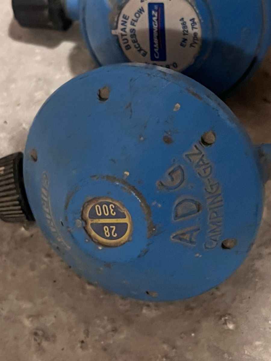 Grils: Regulateur gaz Campingaz - lot de 4 – D'occasion à BREMBLENS par Lafoudre 1
