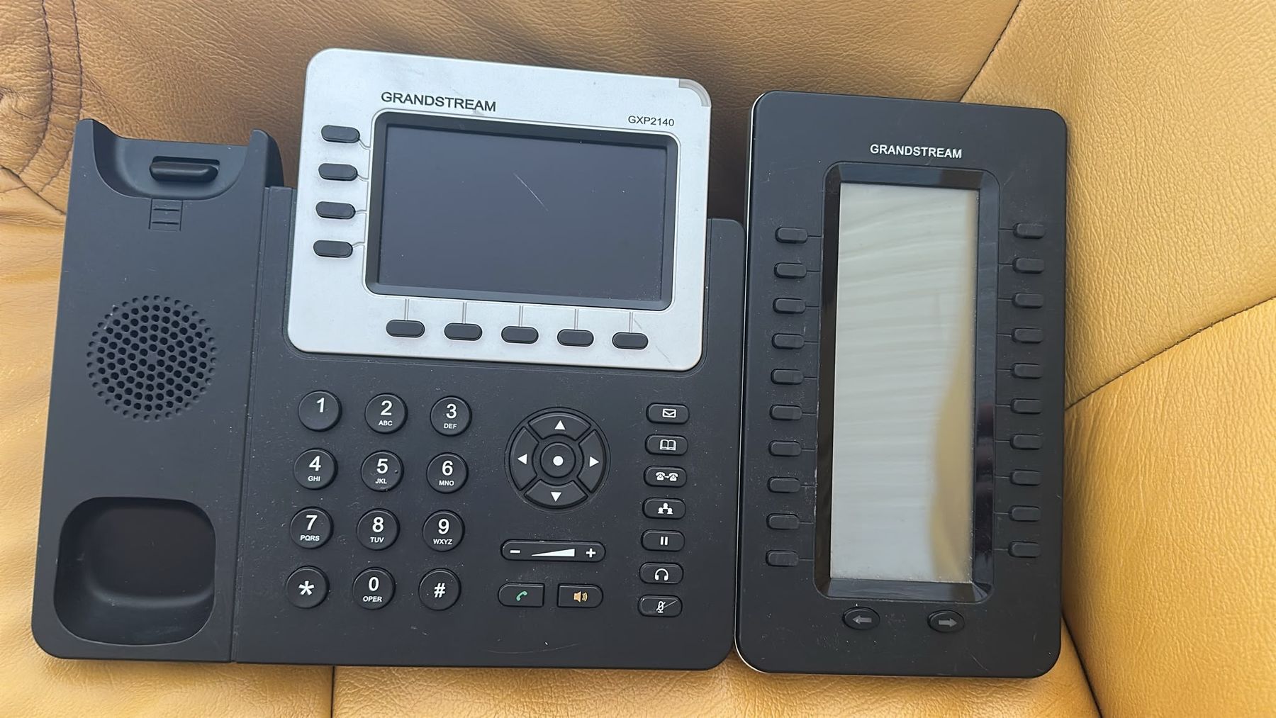 Telefone: Grandstream GXP2140 IP-Telefon mit Erweiterungsmodul – Gebraucht aus St. Gallen von hem_q5dw 2