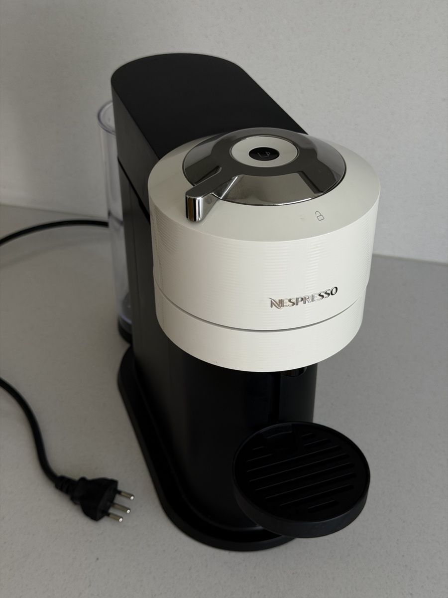 Nespresso Macchine per caffè & Macchine per espresso: Nespresso Vertuo - funktioniert – Usato da Zürich venduto da tholder 1