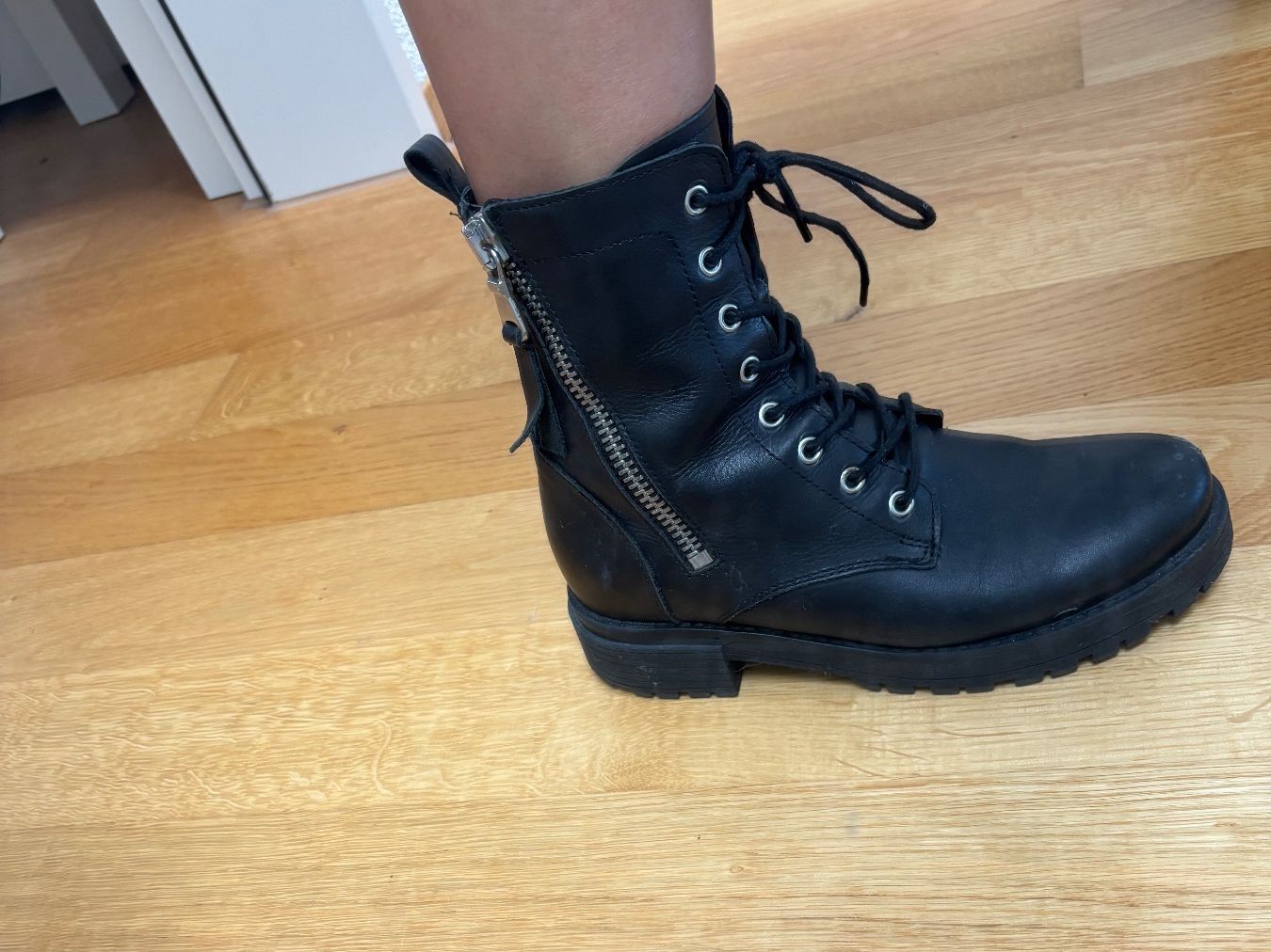 Scarpe da donna: Leder Stiefeletten – Usato da Winterthur venduto da D_Zel97 1