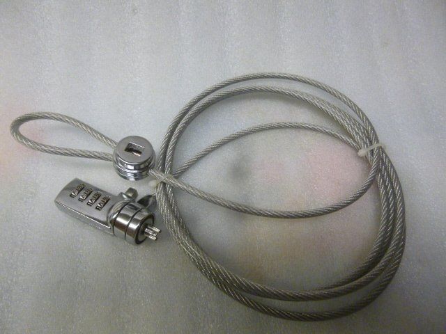 Cadenas: Notebook lock with number combination. Cable length 1.5m – Neuf (Voir description) à Pambio Noranco par Pol69