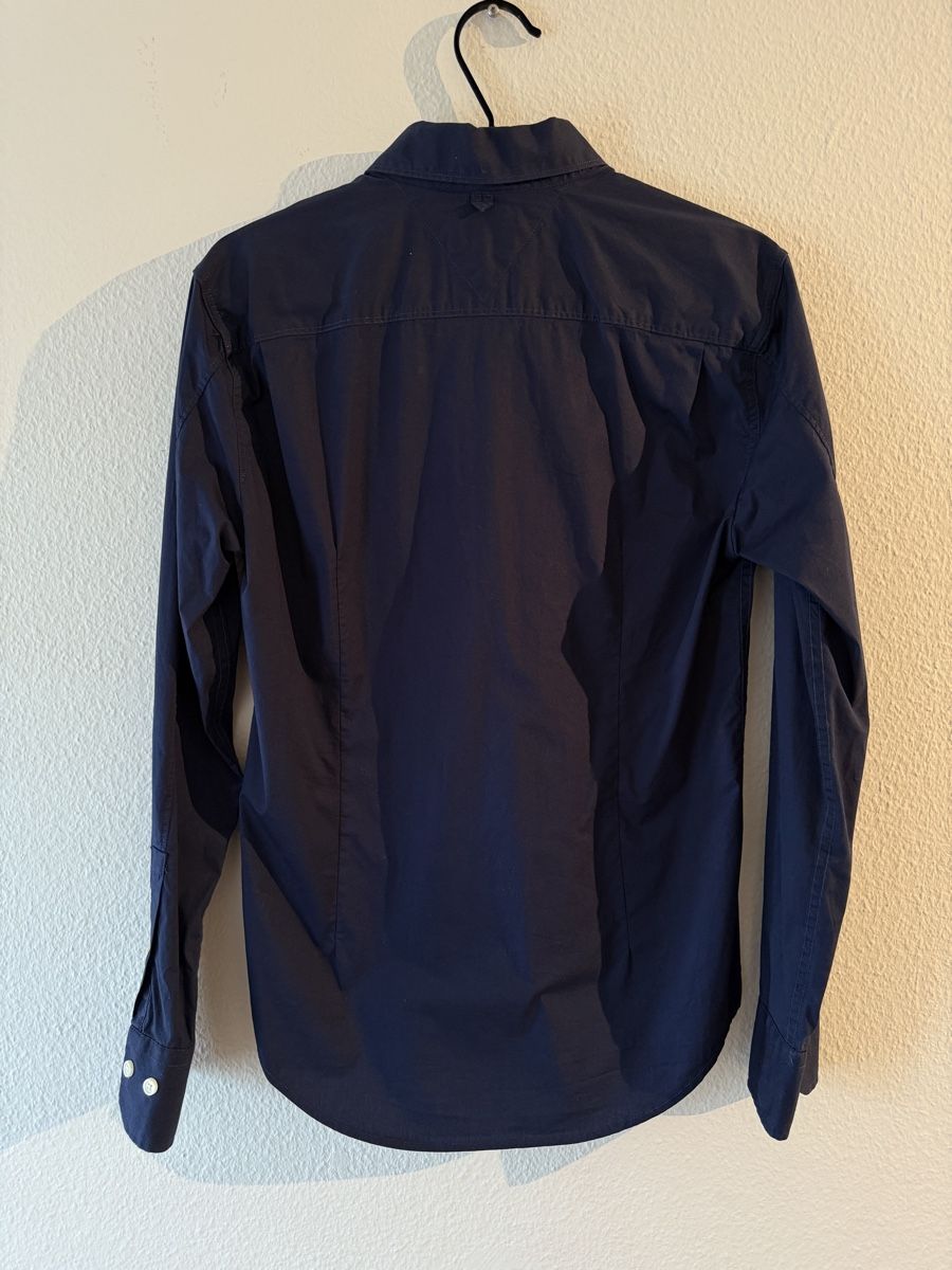 Tommy Hilfiger Hemden: Dunkelblaues Tommy Hilfiger Hemd Gr. S – Gebraucht aus Hinteregg von Burki888 1