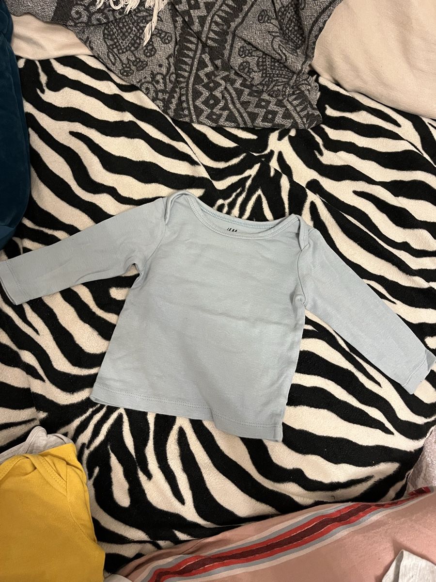 H&M Lotti & Set di vestiti: Shirts Baby 2-4m – Usato da Uster venduto da Kalici1 1