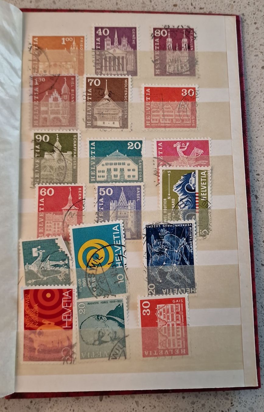 Alle Briefmarken: Briefmarkensammlung Divers #11 – Gebraucht aus Horw von Aquim