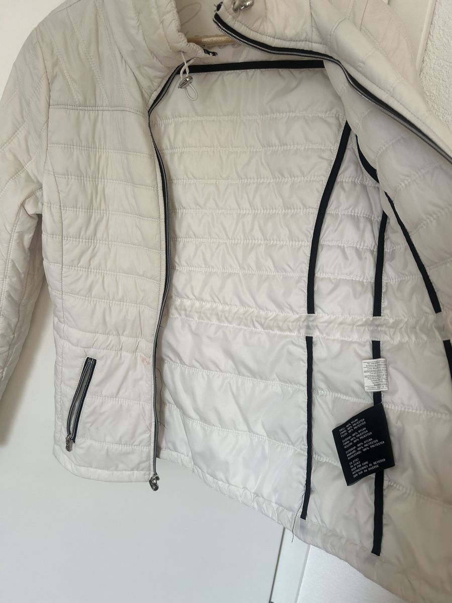 Guess Giacche: Guess White light Padded Jacket - Ladies Size S – Usato da Marin-Epagnier venduto da Kty_1907 5