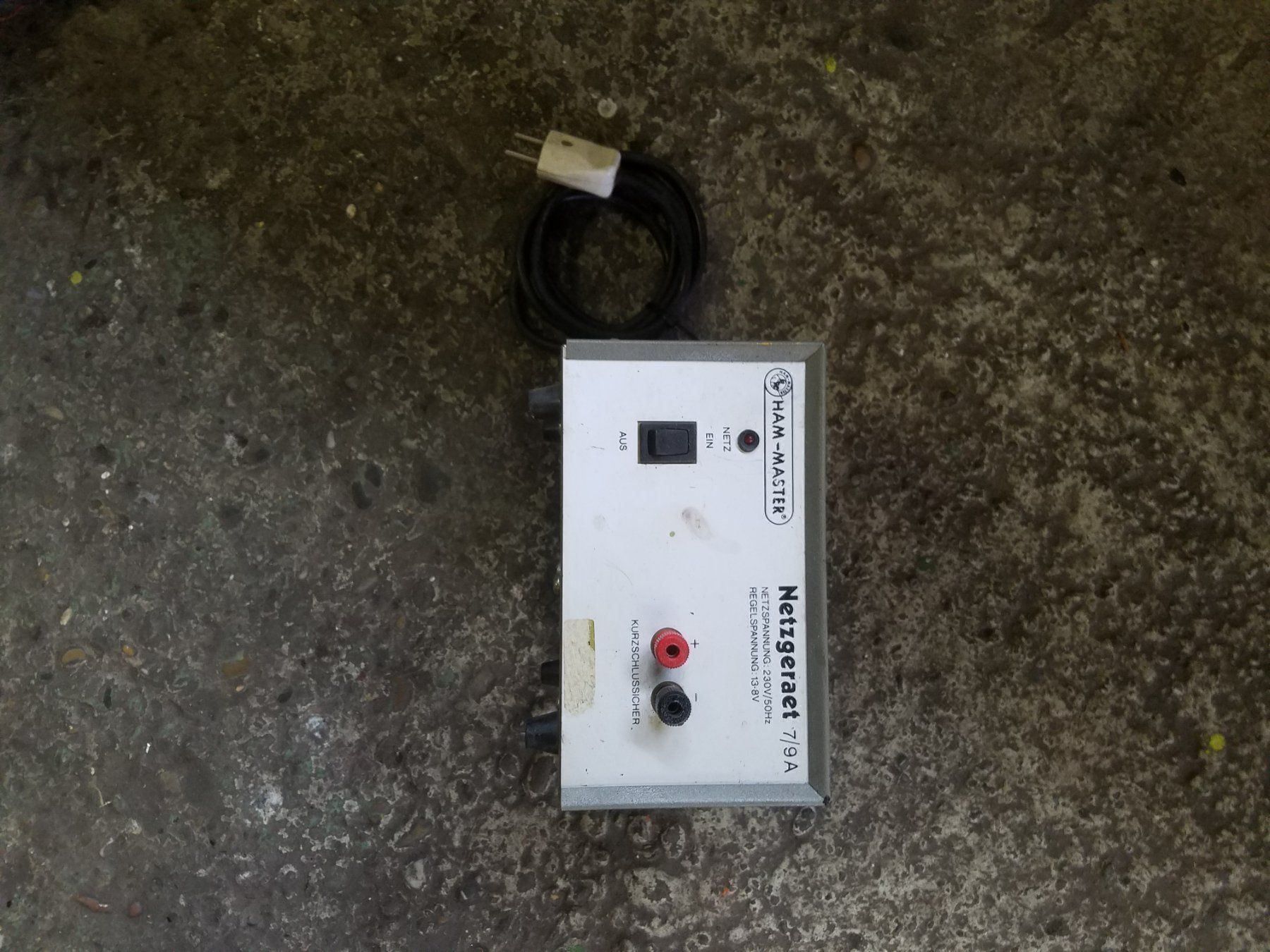 Laufwerke & Adapter: Stromadapter für Funkgeräten – Gebraucht aus Fulenbach von Elektronik 2