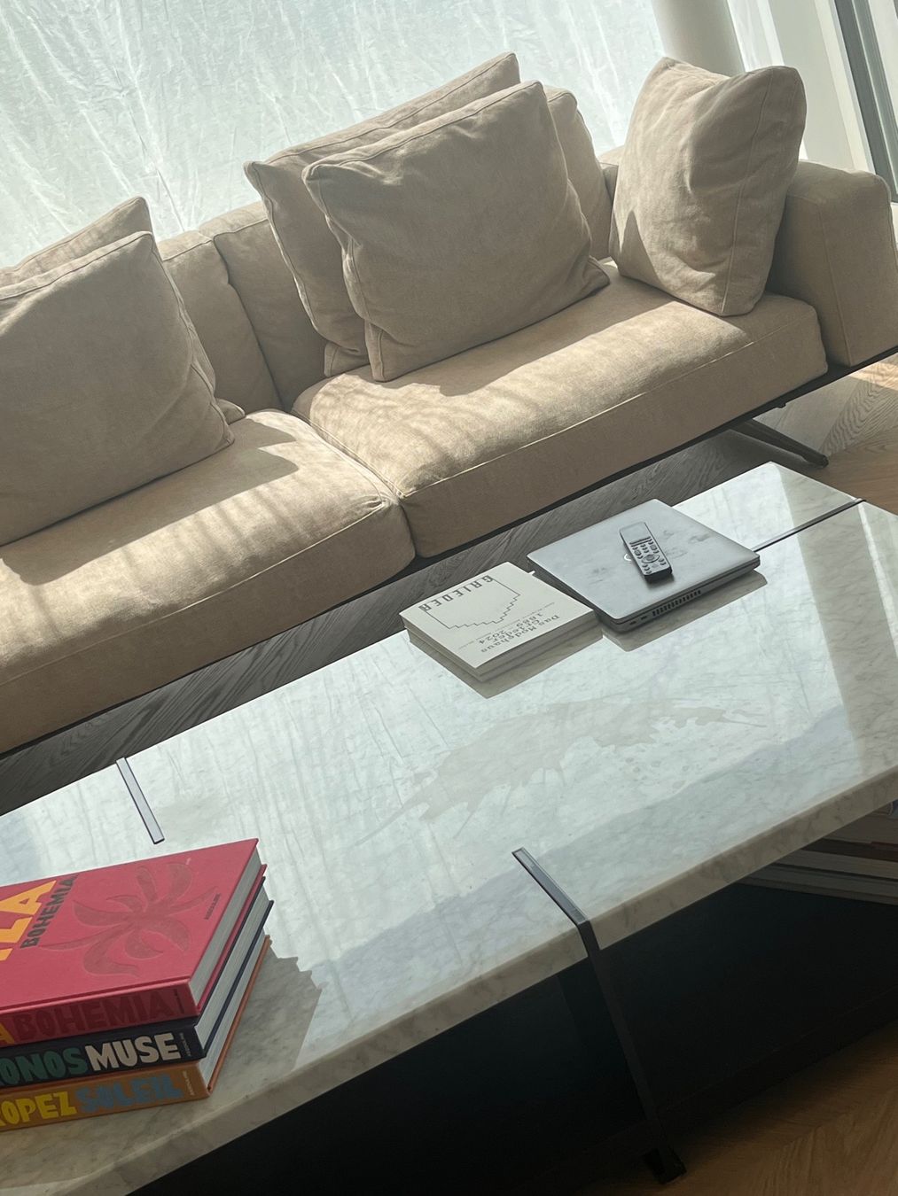 Poliform Tavoli: Poliform Couchtisch mit Marmor und Räuchereiche – Usato da Herrliberg venduto da SisiW 1