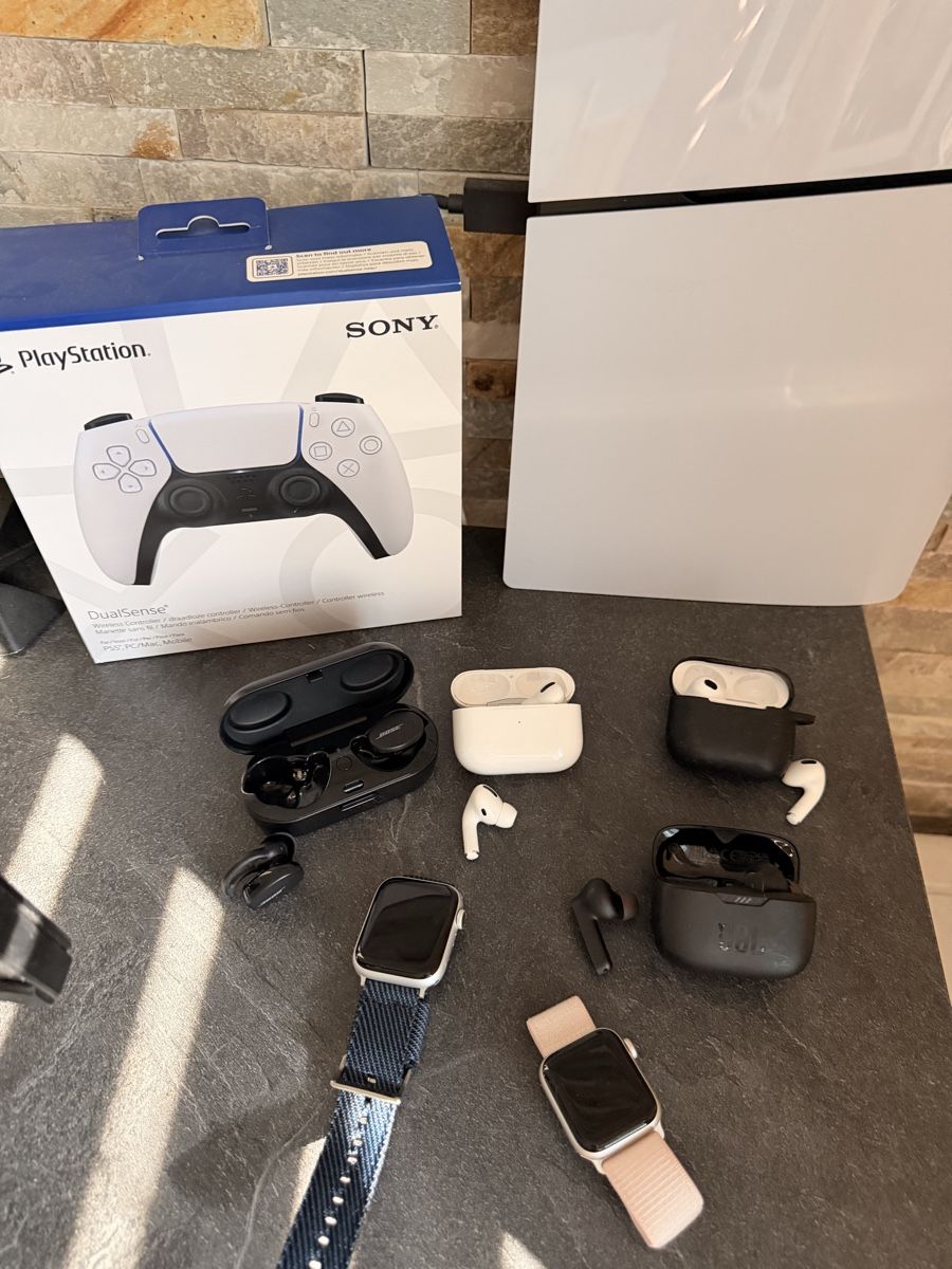 Sony Consoles: Lot PS5 AirPods – D'occasion à Martigny par Gabrielle1920