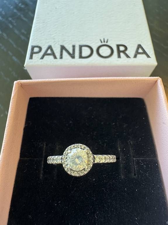 Pandora Ringe: Pandora Ring Solitär – Gebraucht aus Jonen von victoria0206 2