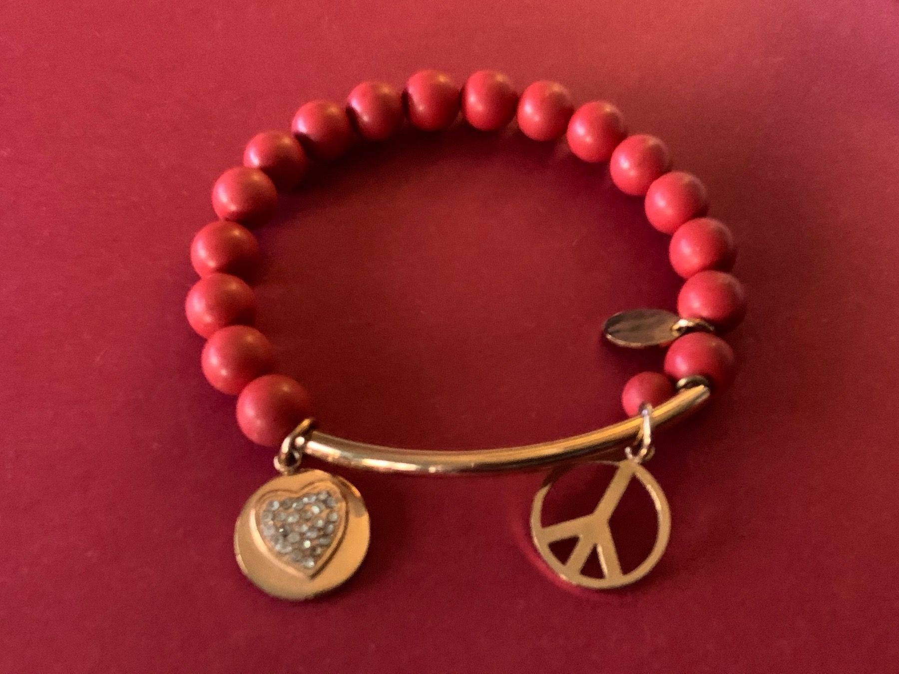 Bracelets: Armband peace & hearth red – D'occasion à Dittingen par Bijoubelle